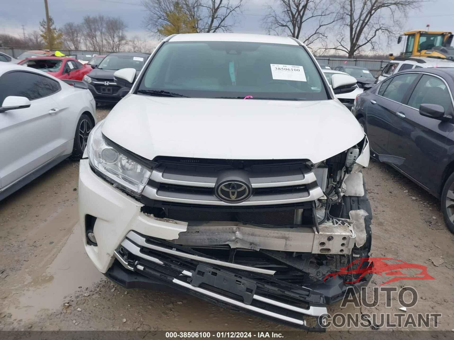 TOYOTA HIGHLANDER 2018 - 5TDBZRFH3JS867312