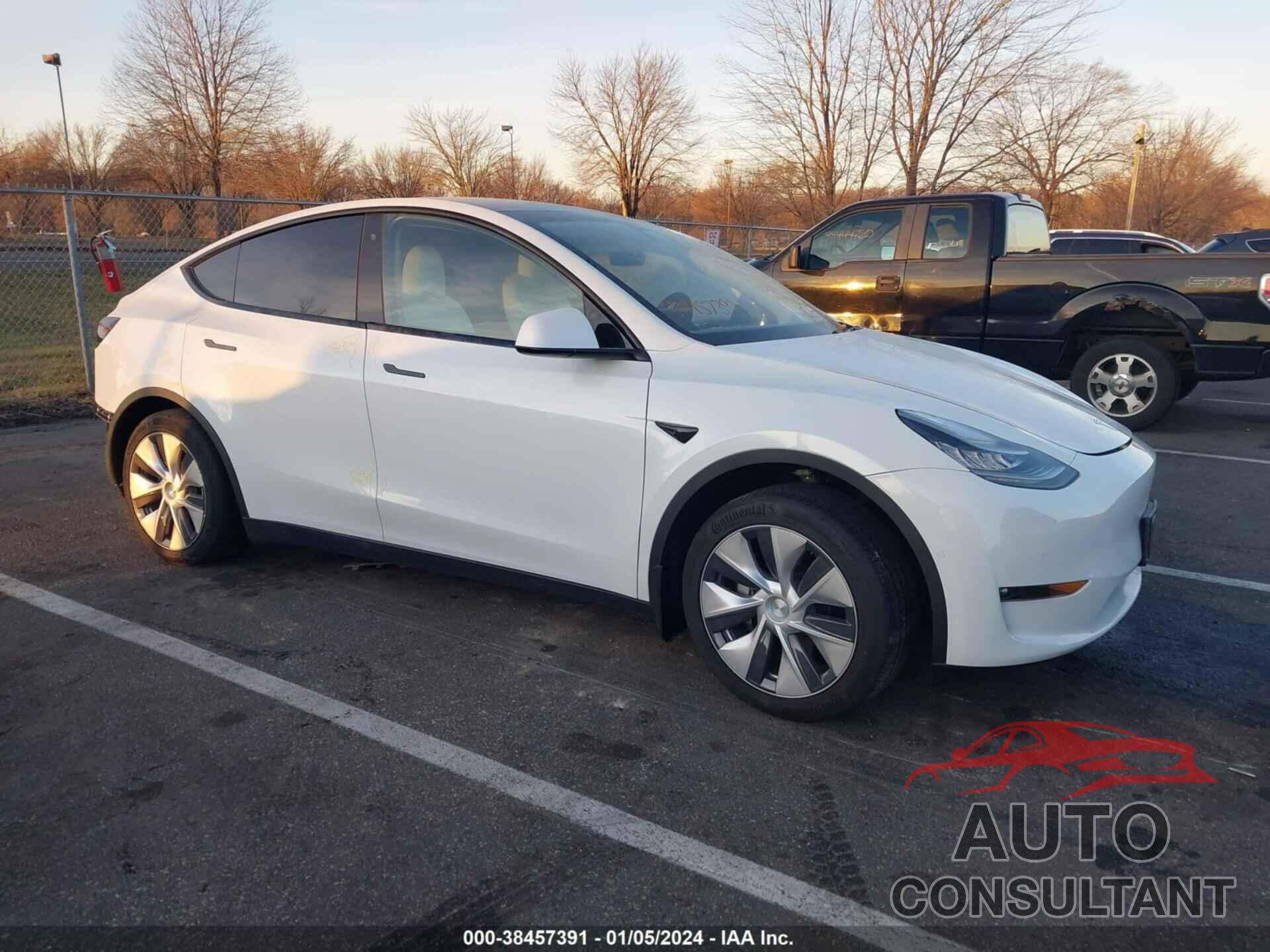 TESLA MODEL Y 2020 - 5YJYGDEE1LF031175