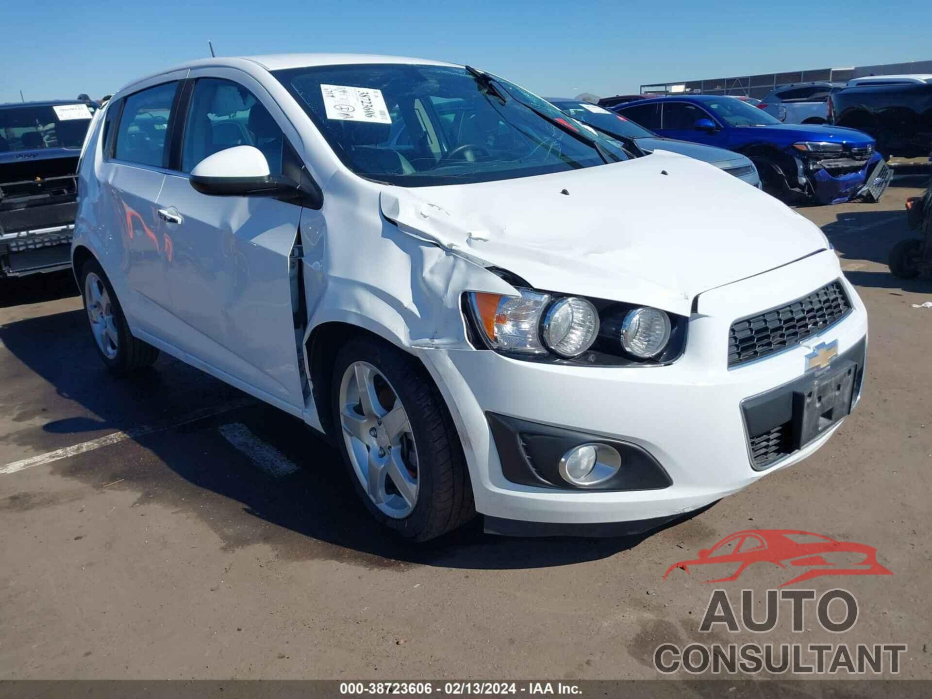 CHEVROLET SONIC 2016 - 1G1JE6SB3G4144547