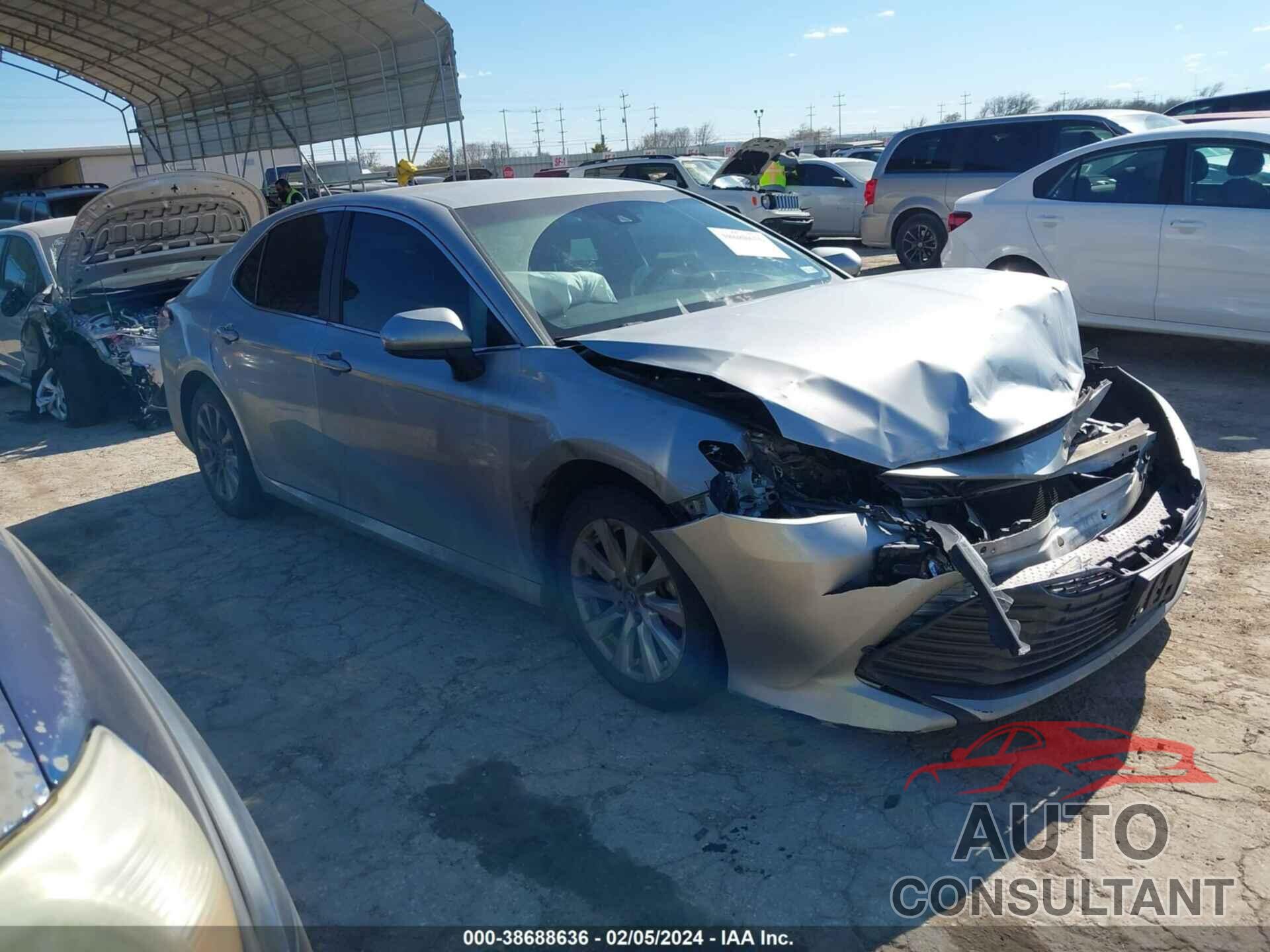 TOYOTA CAMRY 2018 - 4T1B11HK8JU099593