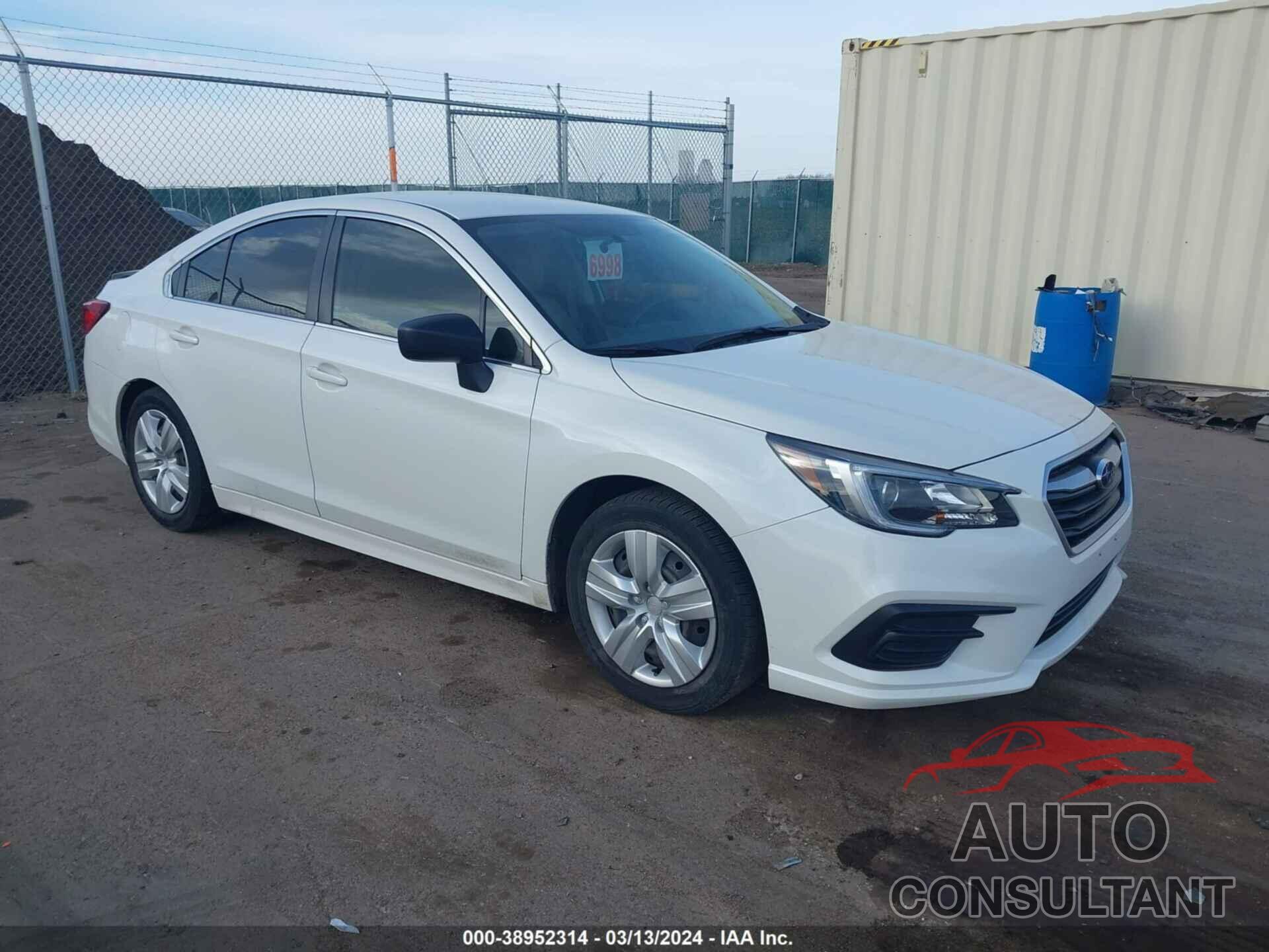 SUBARU LEGACY 2018 - 4S3BNAA64J3031271