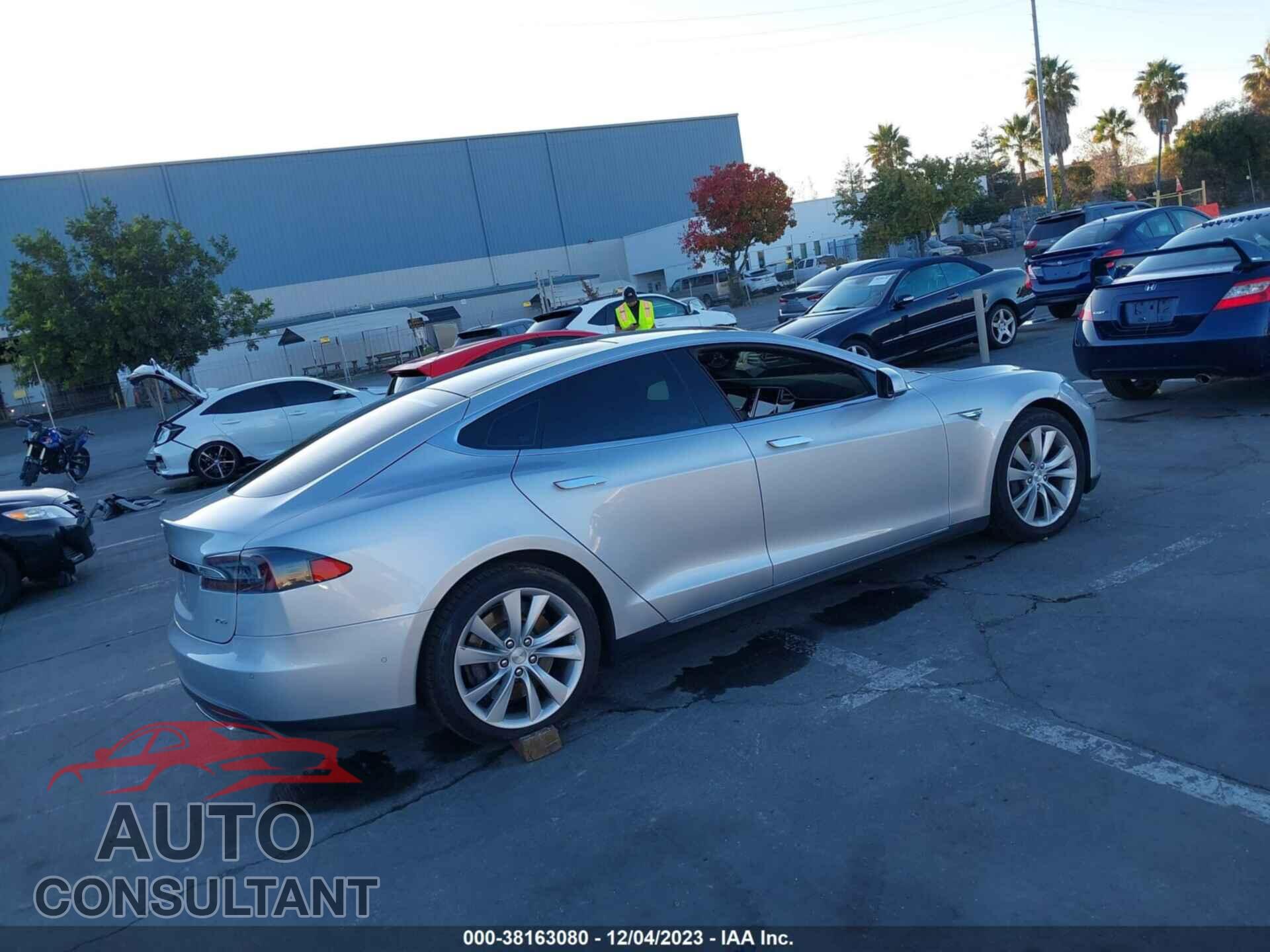 TESLA MODEL S 2015 - 5YJSA1S26FF084779