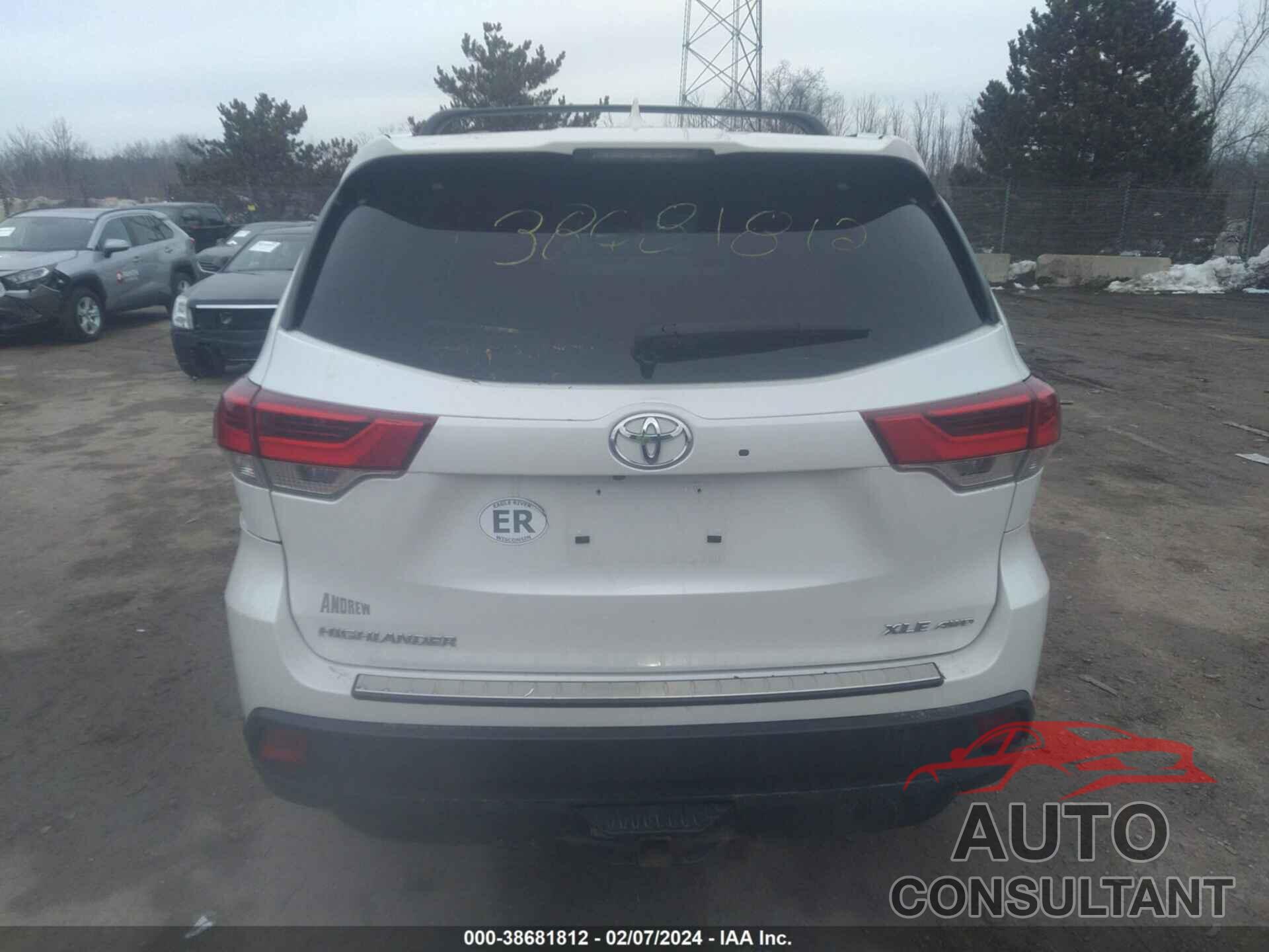 TOYOTA HIGHLANDER 2018 - 5TDJZRFH5JS850880