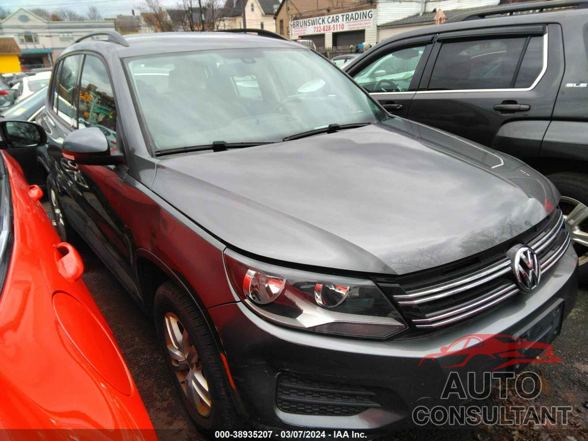 VOLKSWAGEN TIGUAN 2016 - WVGAV7AX6GW592680