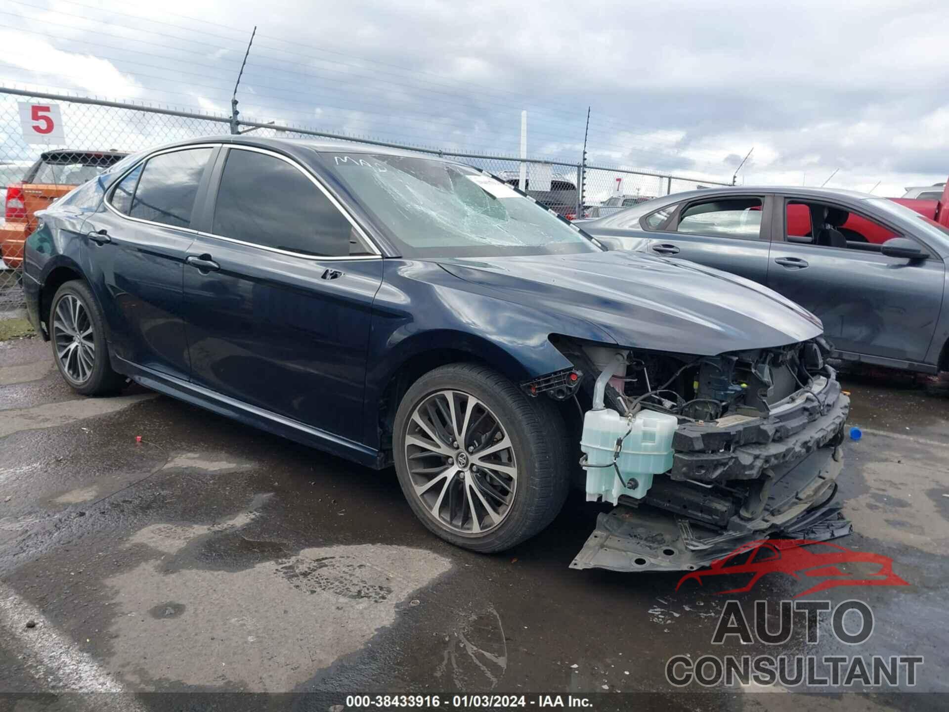 TOYOTA CAMRY 2019 - 4T1B11HK0KU240674