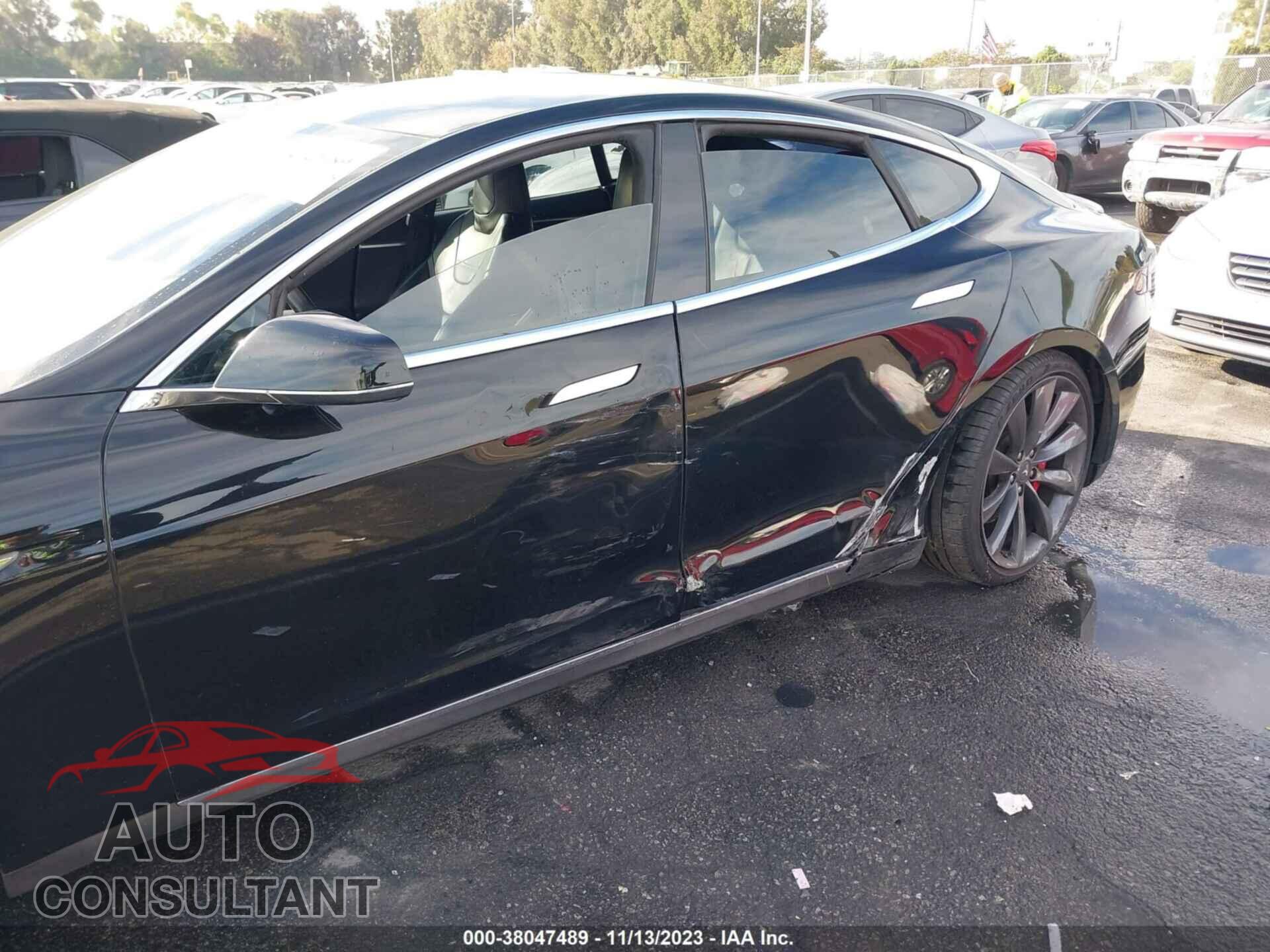 TESLA MODEL S 2015 - 5YJSA1E48FF113180