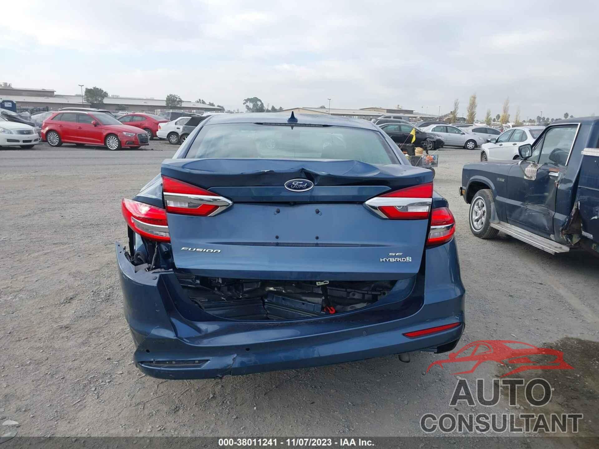 FORD FUSION HYBRID 2019 - 3FA6P0LU2KR175329