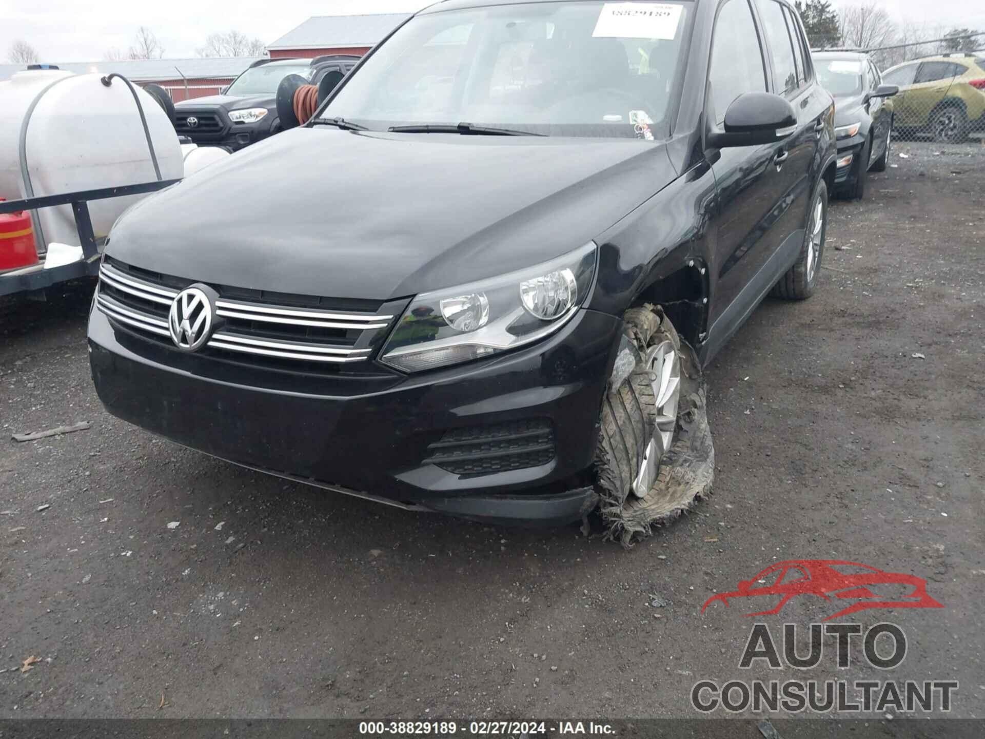 VOLKSWAGEN TIGUAN LIMITED 2018 - WVGBV7AXXJK005867