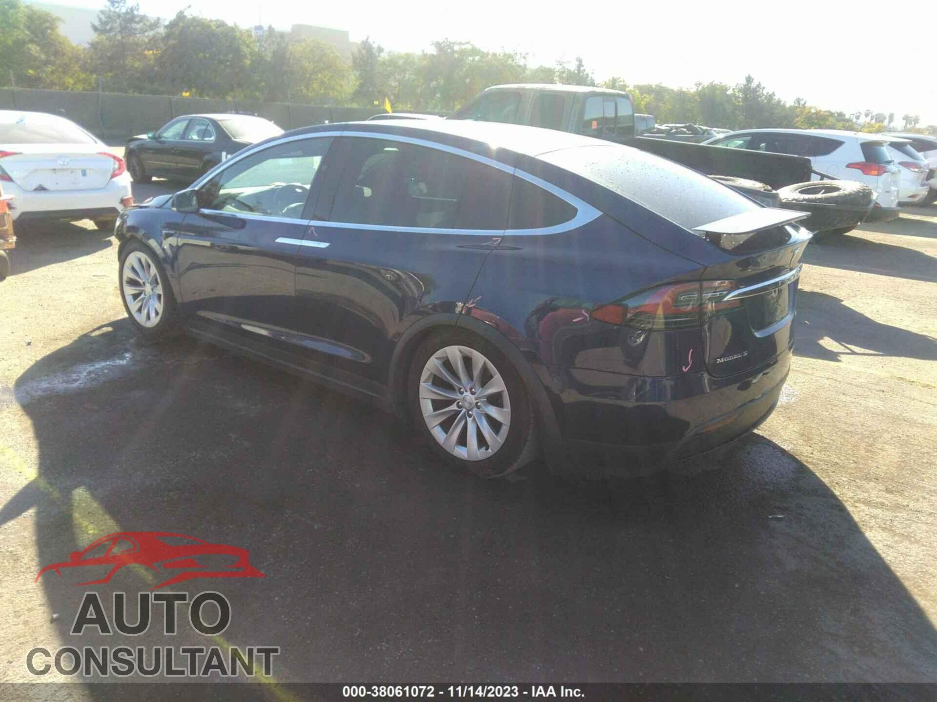 TESLA MODEL X 2018 - 5YJXCAE25JF117906