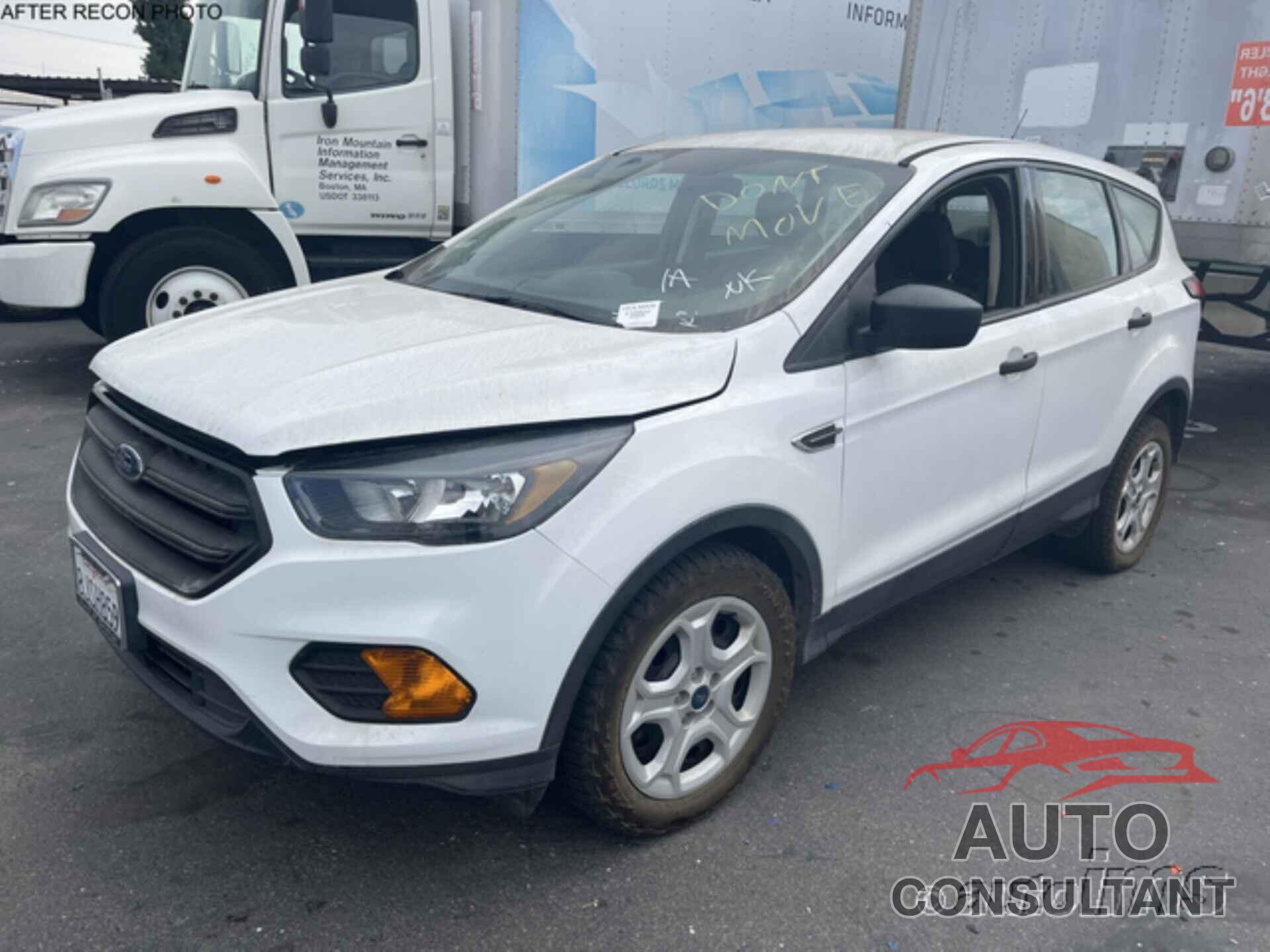 FORD ESCAPE 2019 - 1FMCU0F75KUB28196