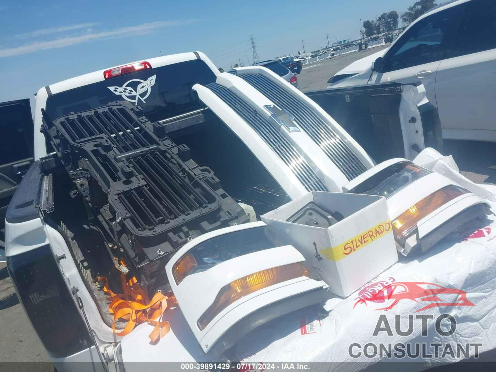 CHEVROLET SILVERADO 1500 2018 - 1GCRCPECXJZ366121