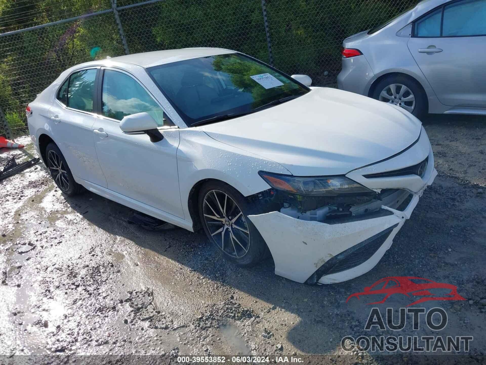 TOYOTA CAMRY 2022 - 4T1G11AK5NU682743