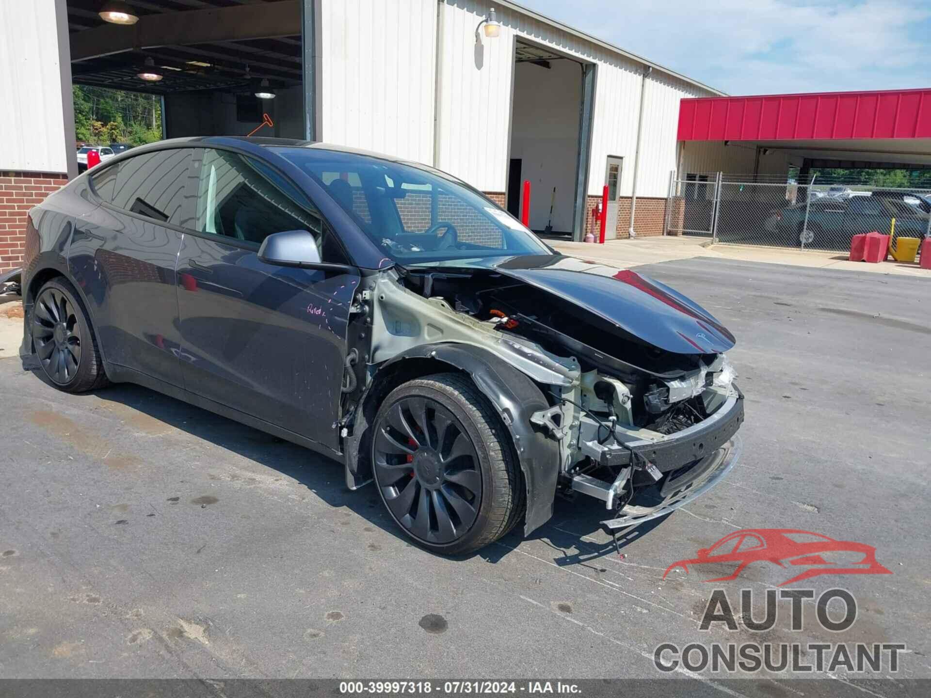 TESLA MODEL Y 2023 - 7SAYGDEF2PF700605