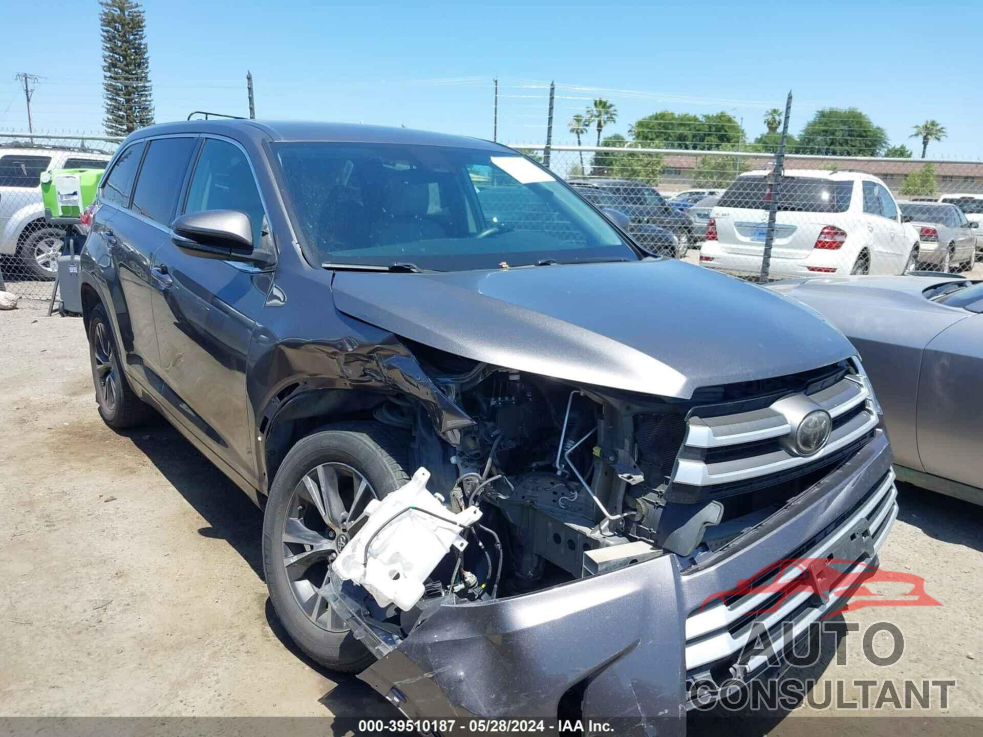 TOYOTA HIGHLANDER 2018 - 5TDZARFH7JS038300