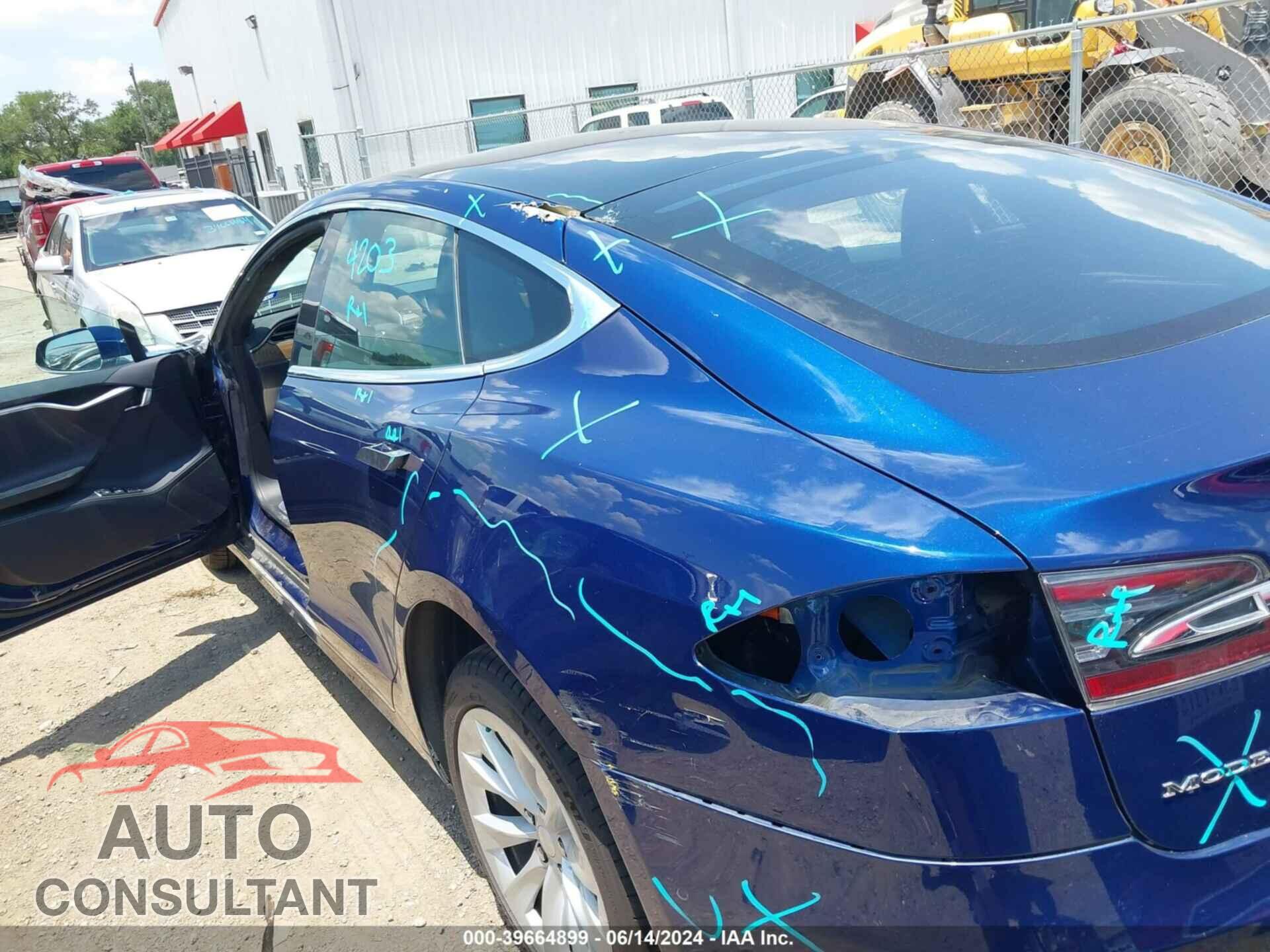 TESLA MODEL S 2018 - 5YJSA1E20JF249424