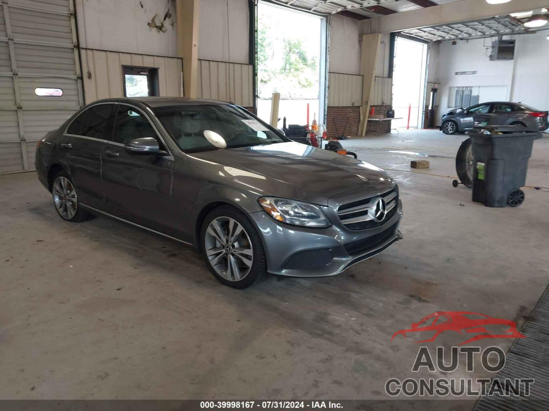 MERCEDES-BENZ C 300 2018 - 55SWF4JB2JU260398