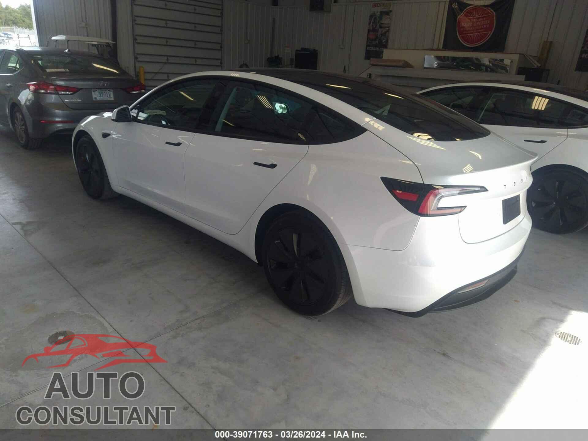 TESLA MODEL 3 2024 - 5YJ3E1EA3RF726035