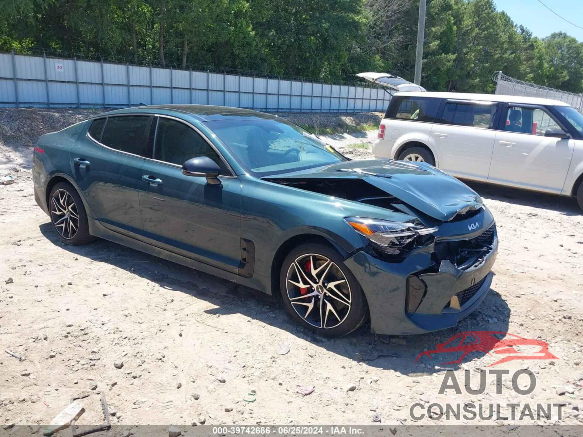 KIA STINGER 2023 - KNAE35LD8P6130234