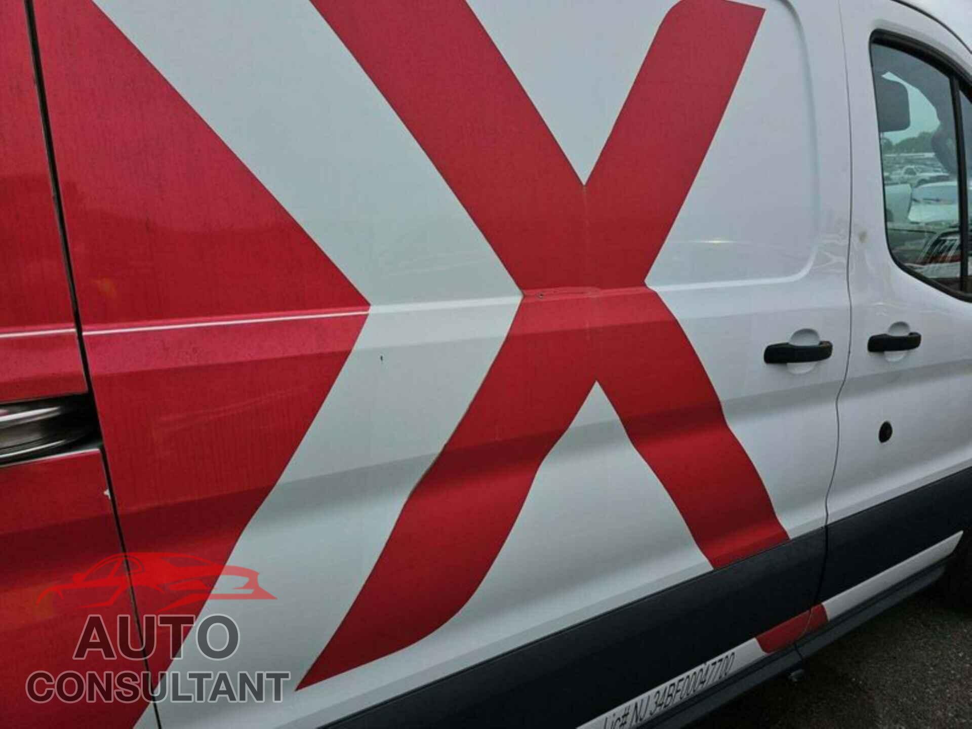 FORD TRANSIT 2017 - 1FTYR1YM7HKB17385
