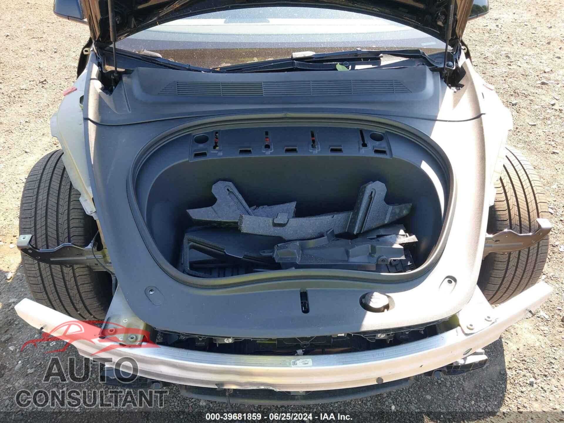 TESLA MODEL 3 2024 - 5YJ3E1EA6RF736252