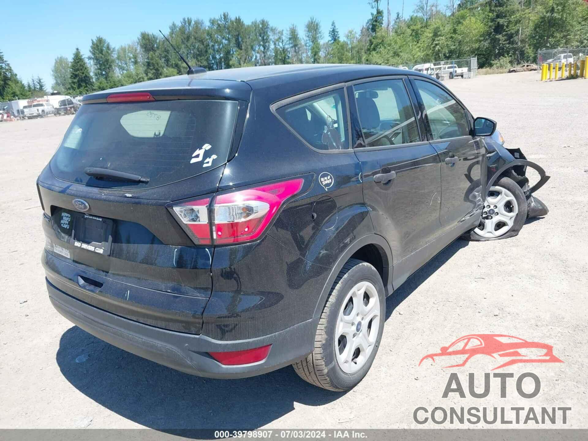 FORD ESCAPE 2017 - 1FMCU0F72HUD43155