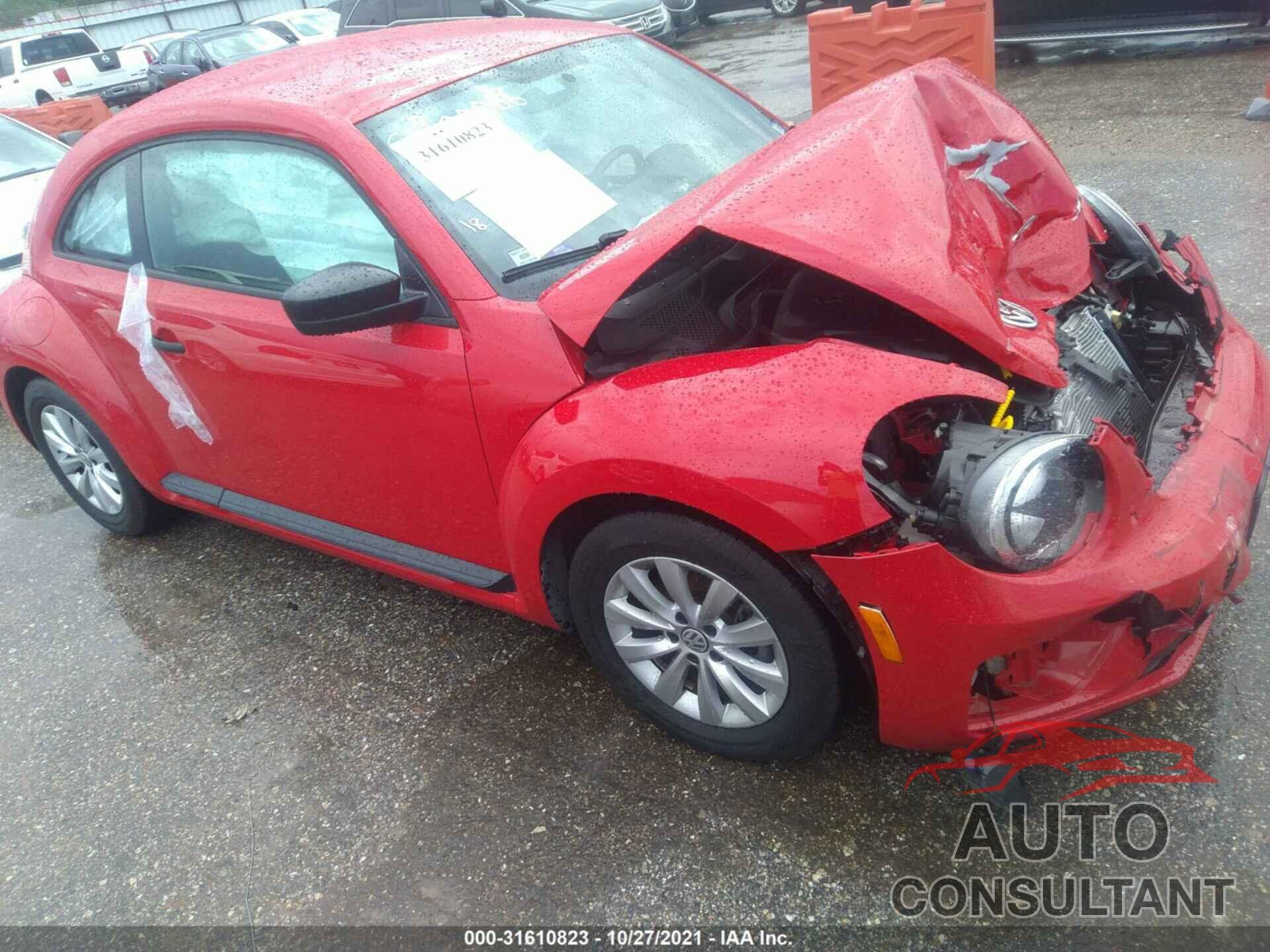 VOLKSWAGEN BEETLE 2018 - 3VWFD7AT4JM701670