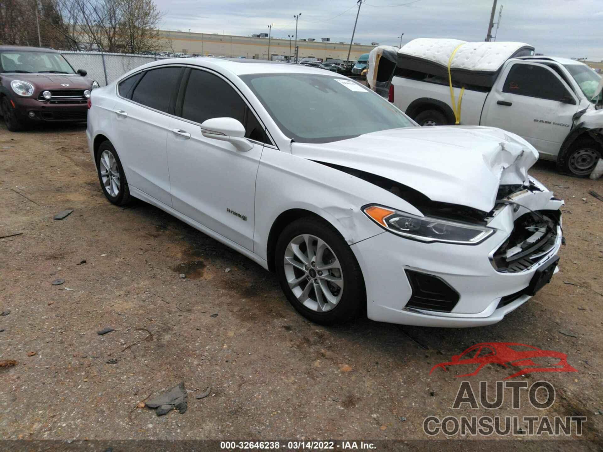 FORD FUSION HYBRID 2019 - 3FA6P0MU2KR180996