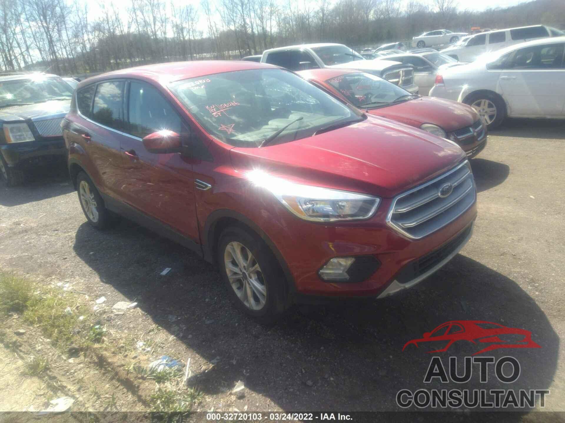 FORD ESCAPE 2017 - 1FMCU9GD3HUD34716