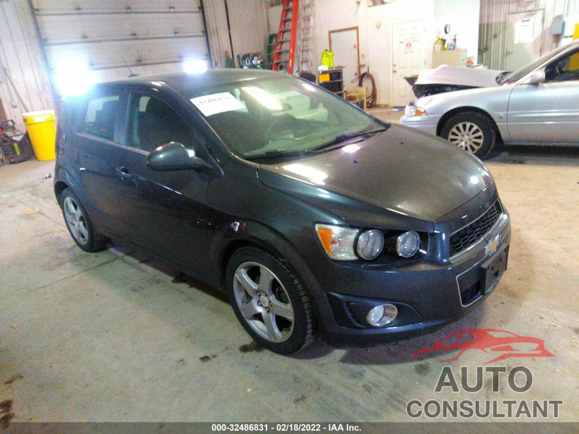 CHEVROLET SONIC 2016 - 1G1JC6SB2G4136588