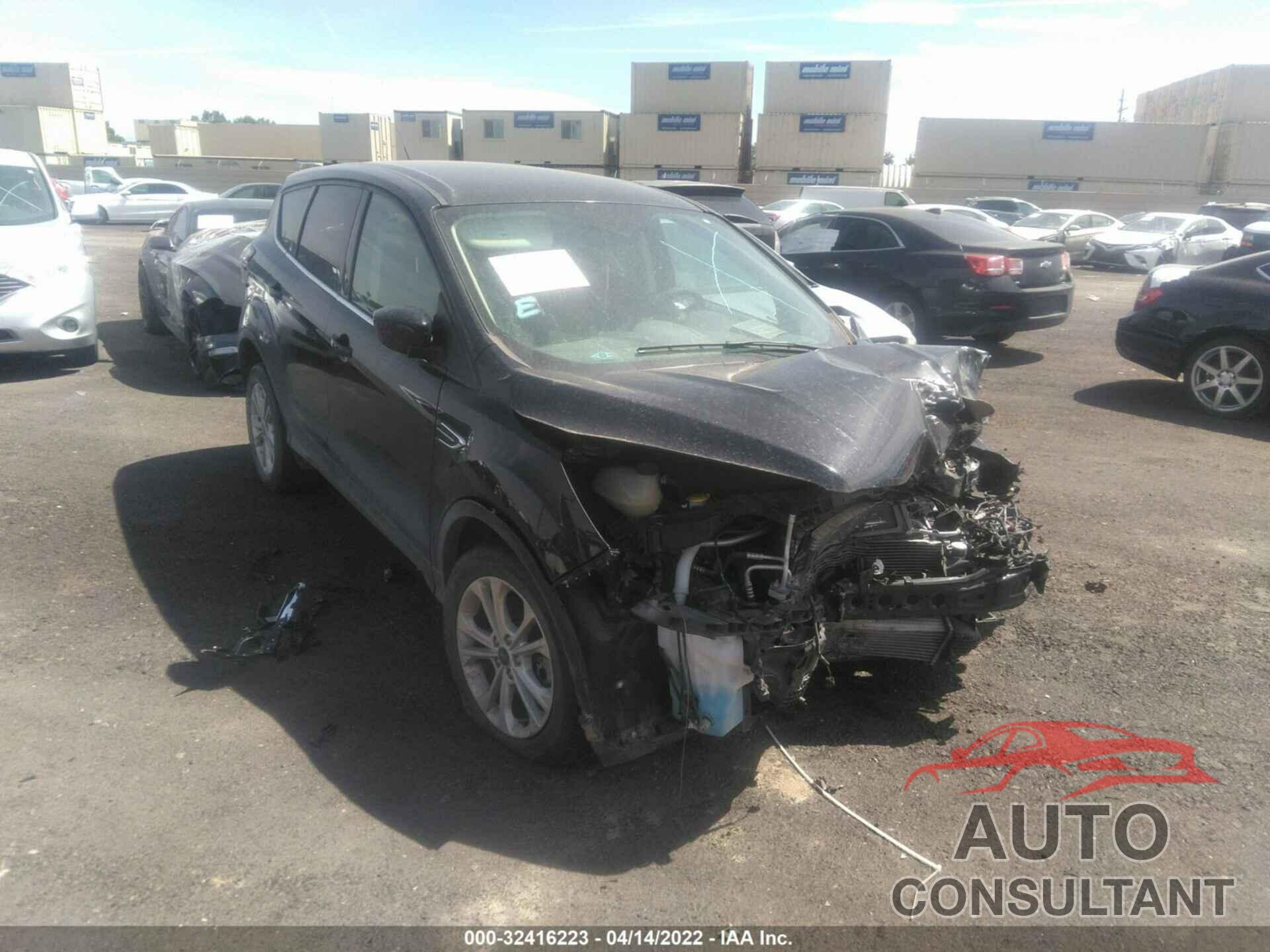 FORD ESCAPE 2017 - 1FMCU0G97HUD29865