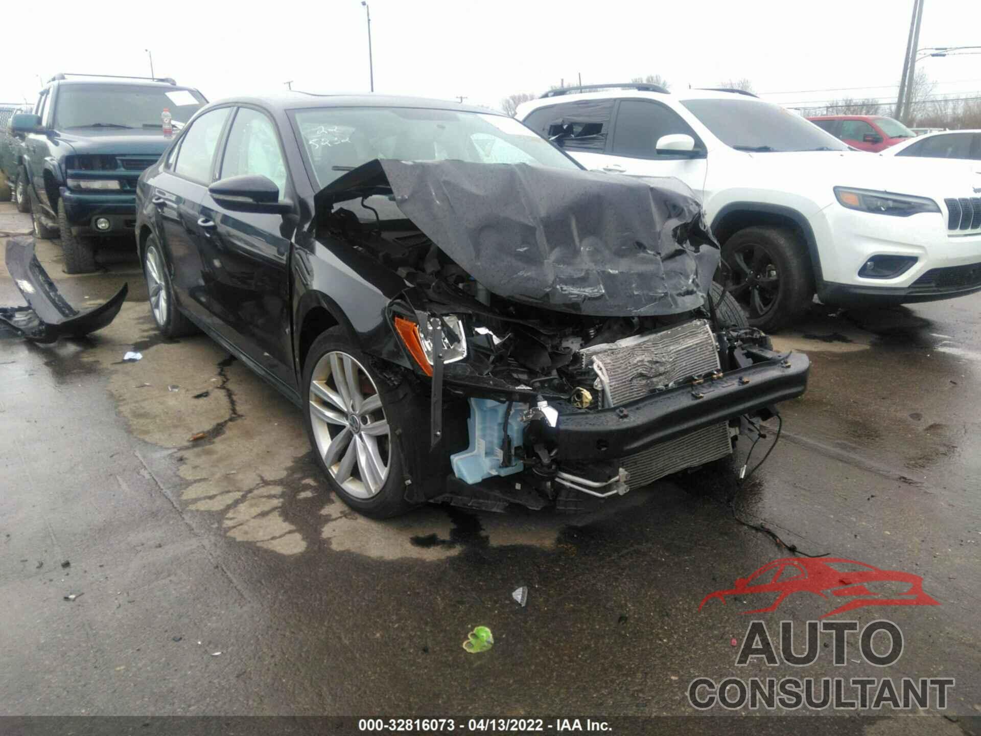 VOLKSWAGEN PASSAT 2019 - 1VWLA7A34KC012145