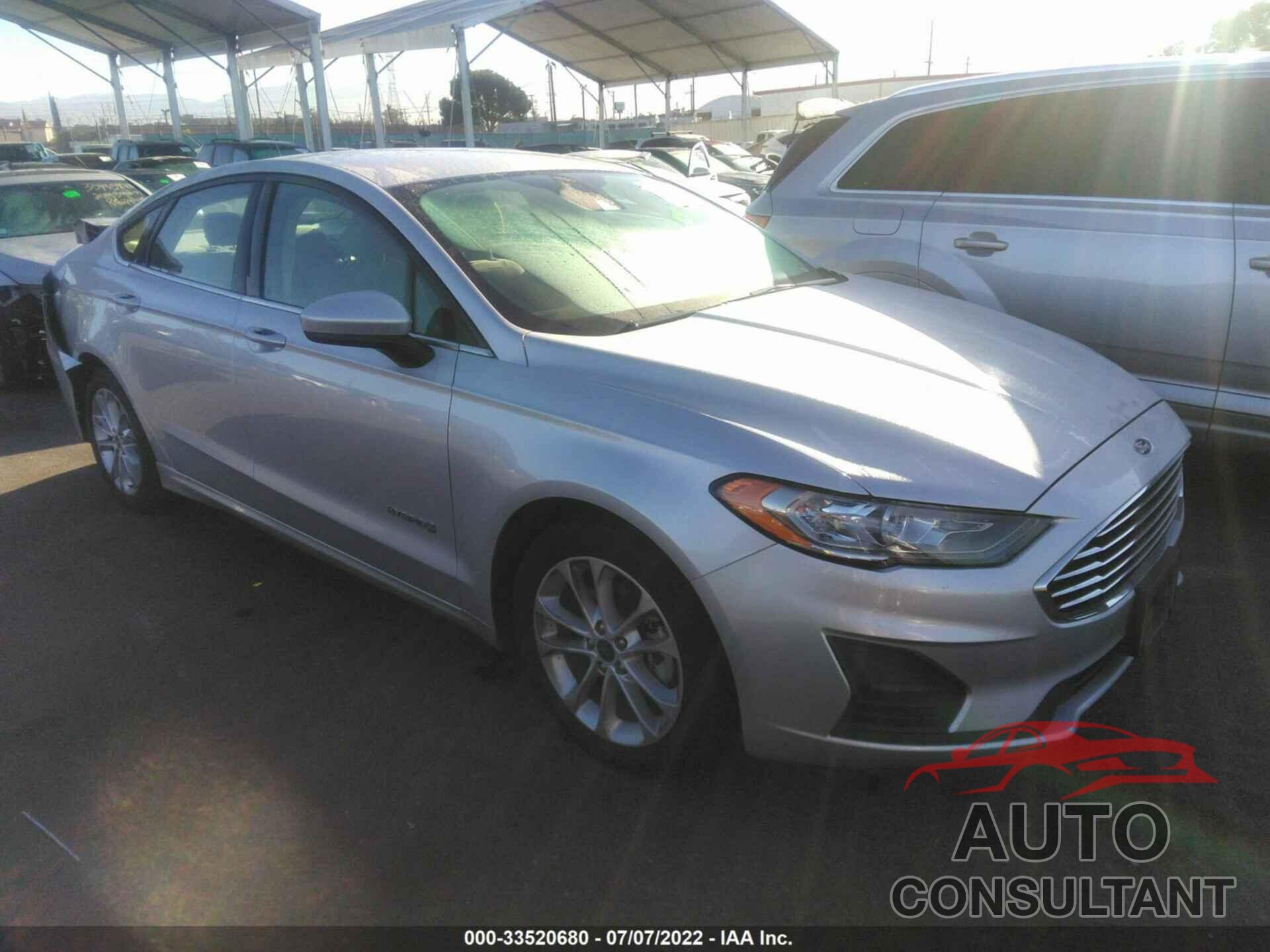 FORD FUSION HYBRID 2019 - 3FA6P0LU2KR256718