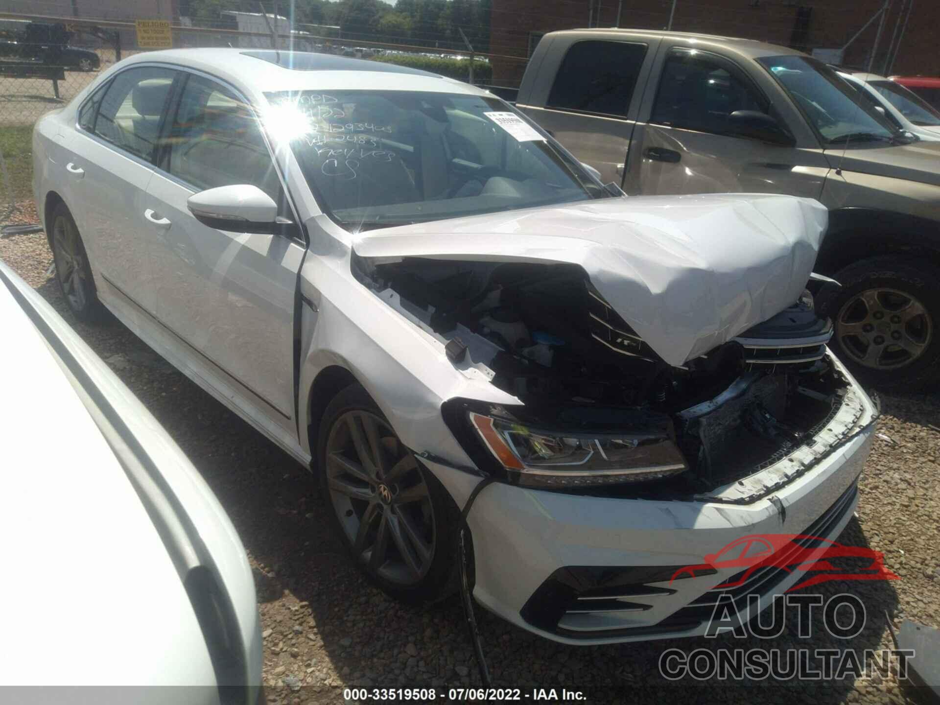 VOLKSWAGEN PASSAT 2019 - 1VWMA7A31KC002483