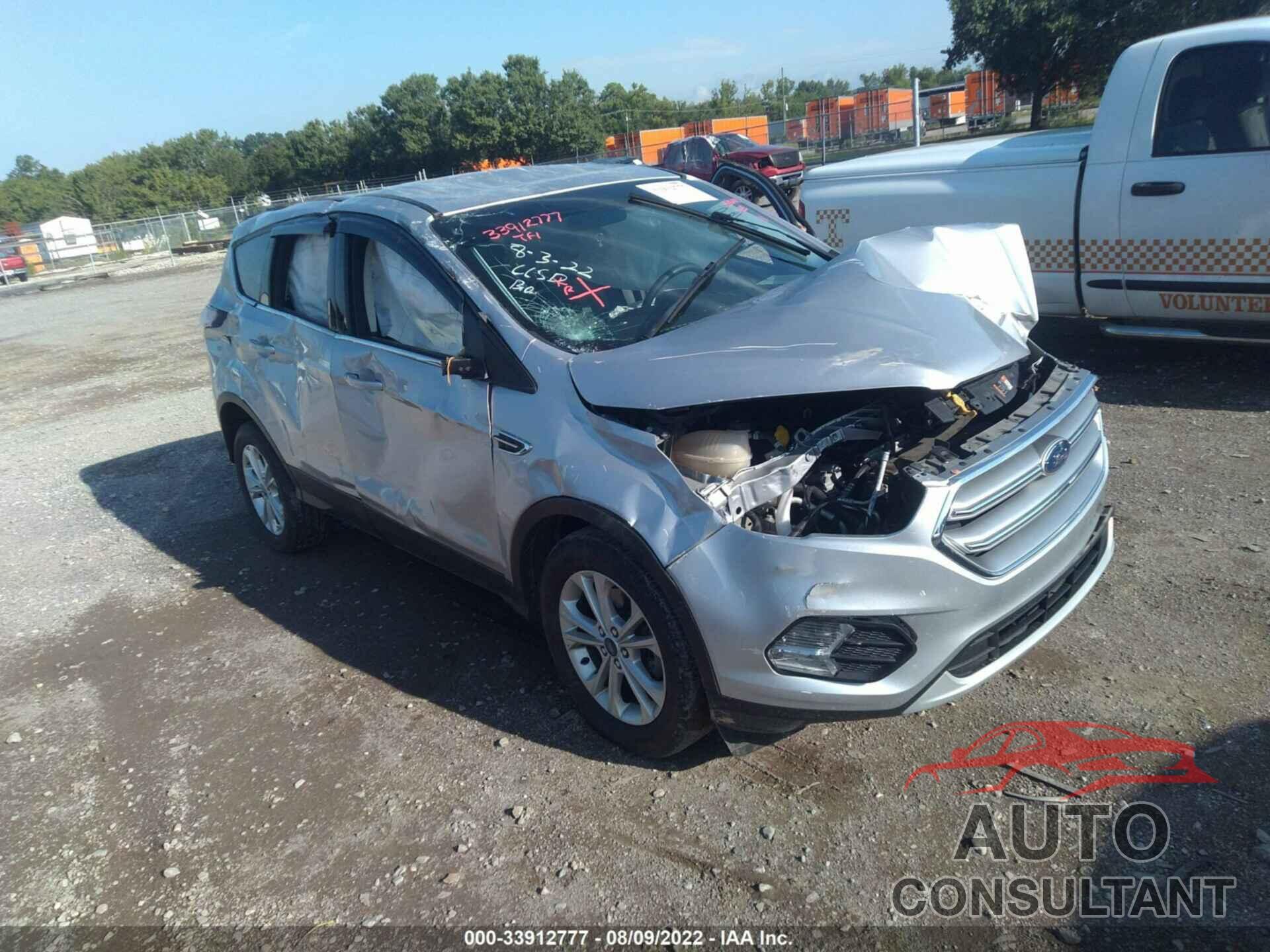 FORD ESCAPE 2017 - 1FMCU0GD2HUA18574