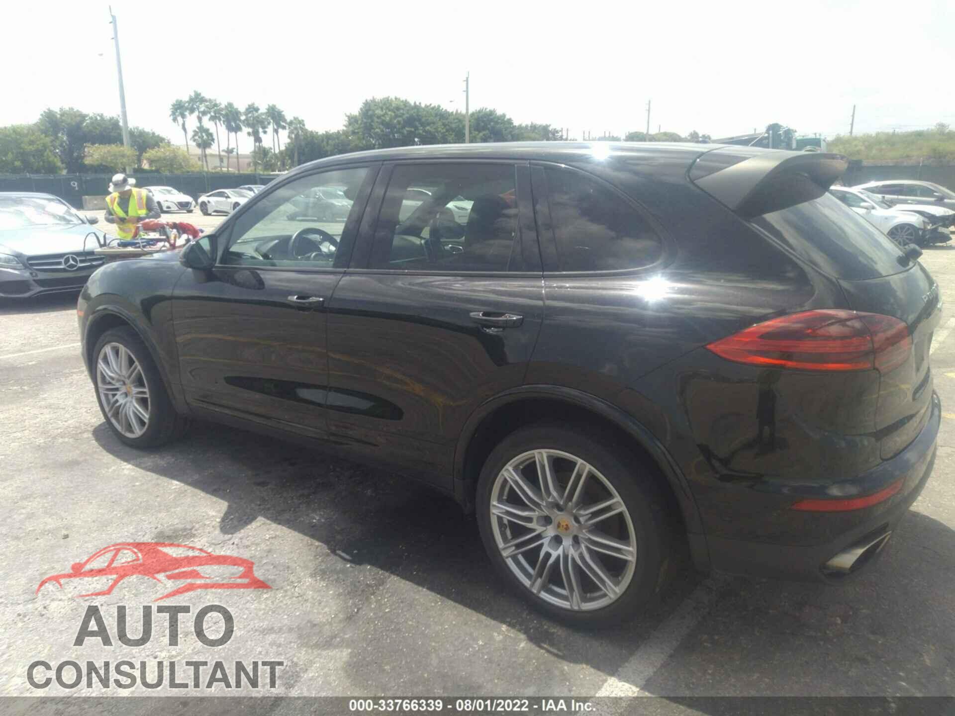 PORSCHE CAYENNE 2017 - WP1AA2A23HKA86951