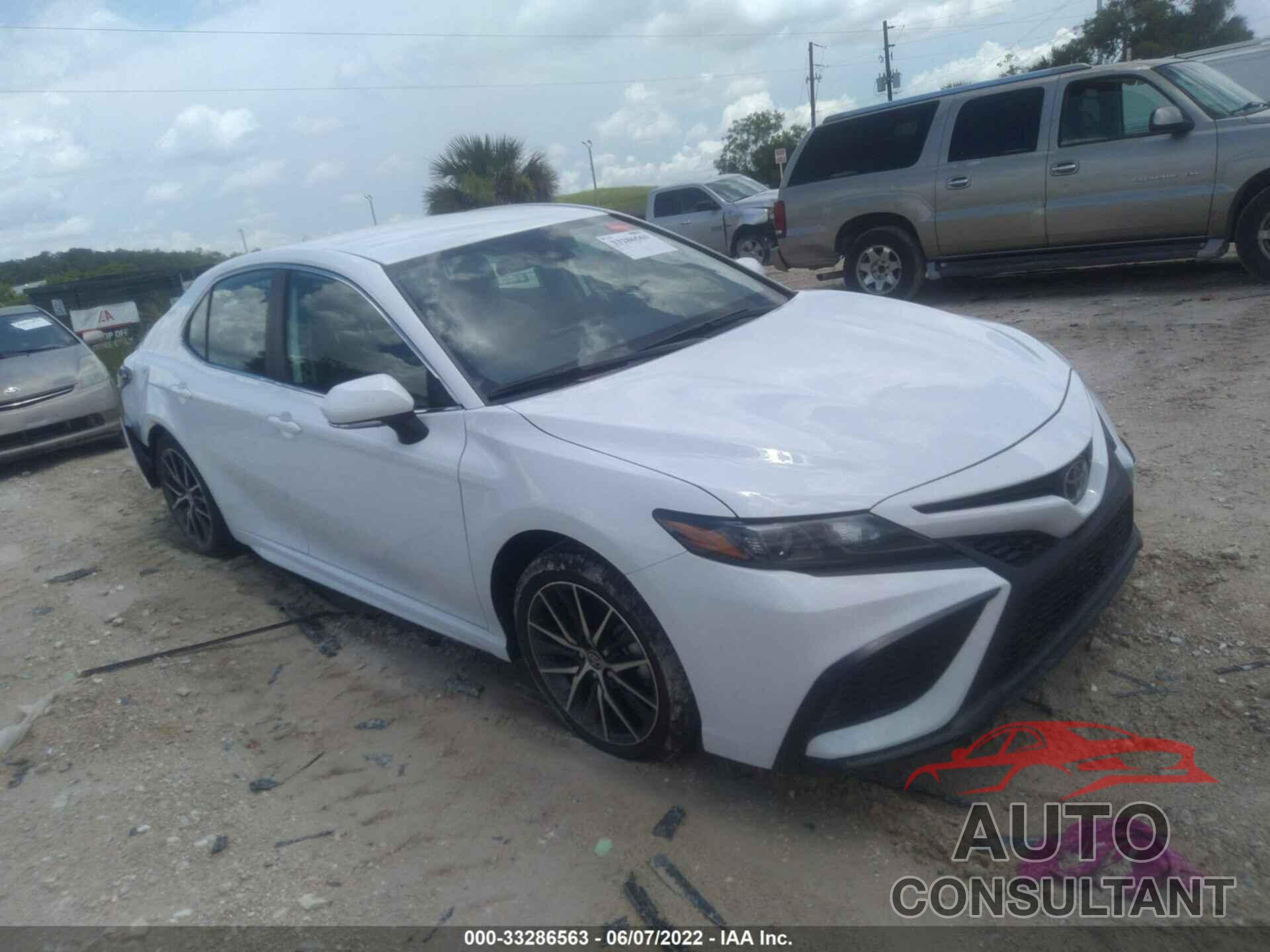 TOYOTA CAMRY 2022 - 4T1G11AK0NU646457