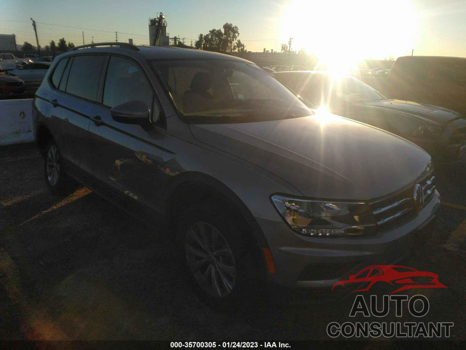 VOLKSWAGEN TIGUAN 2019 - 3VV1B7AX0KM193402