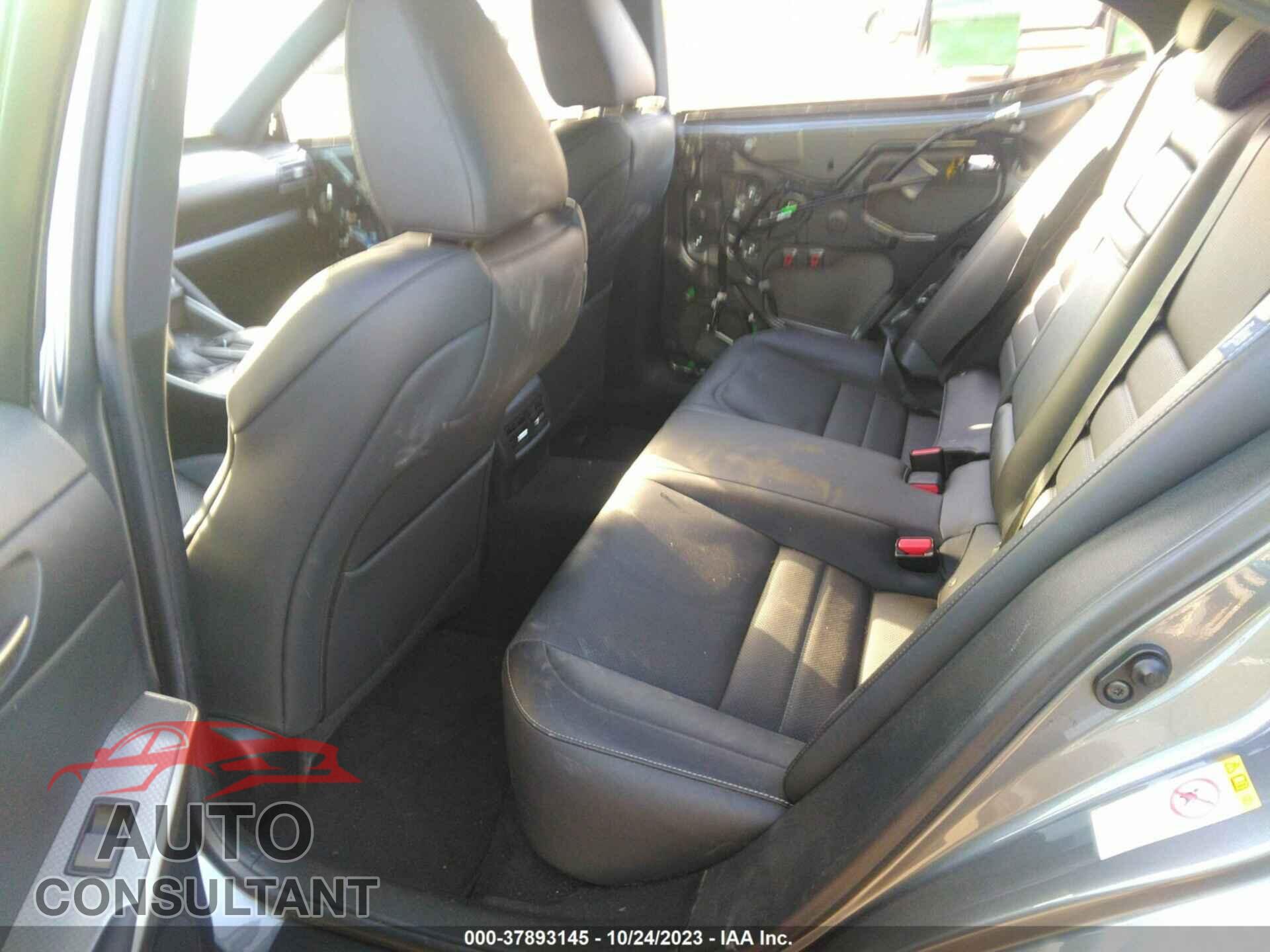 LEXUS IS 2017 - JTHBA1D28H5042775