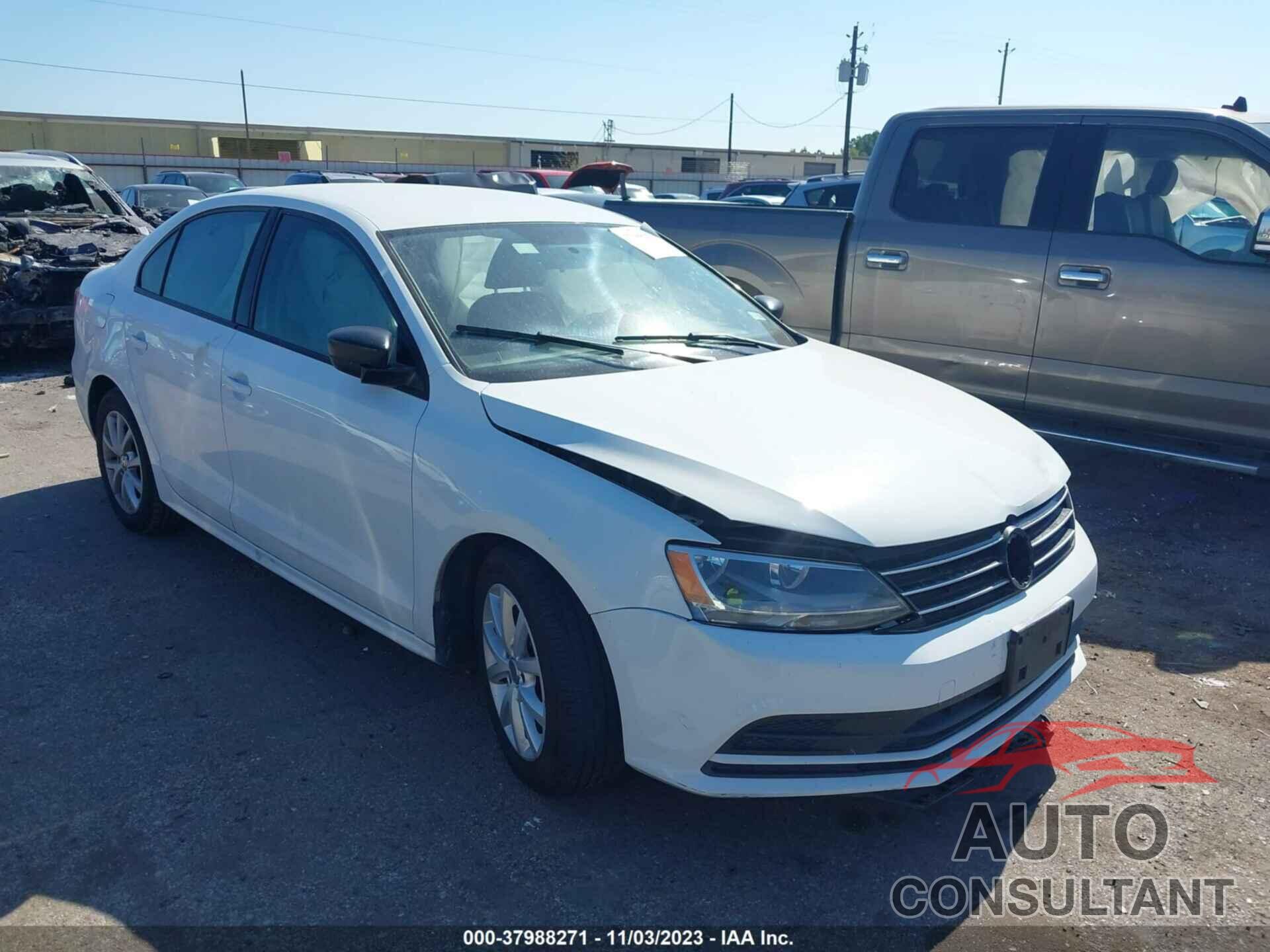 VOLKSWAGEN JETTA 2015 - 3VWD17AJXFM275800