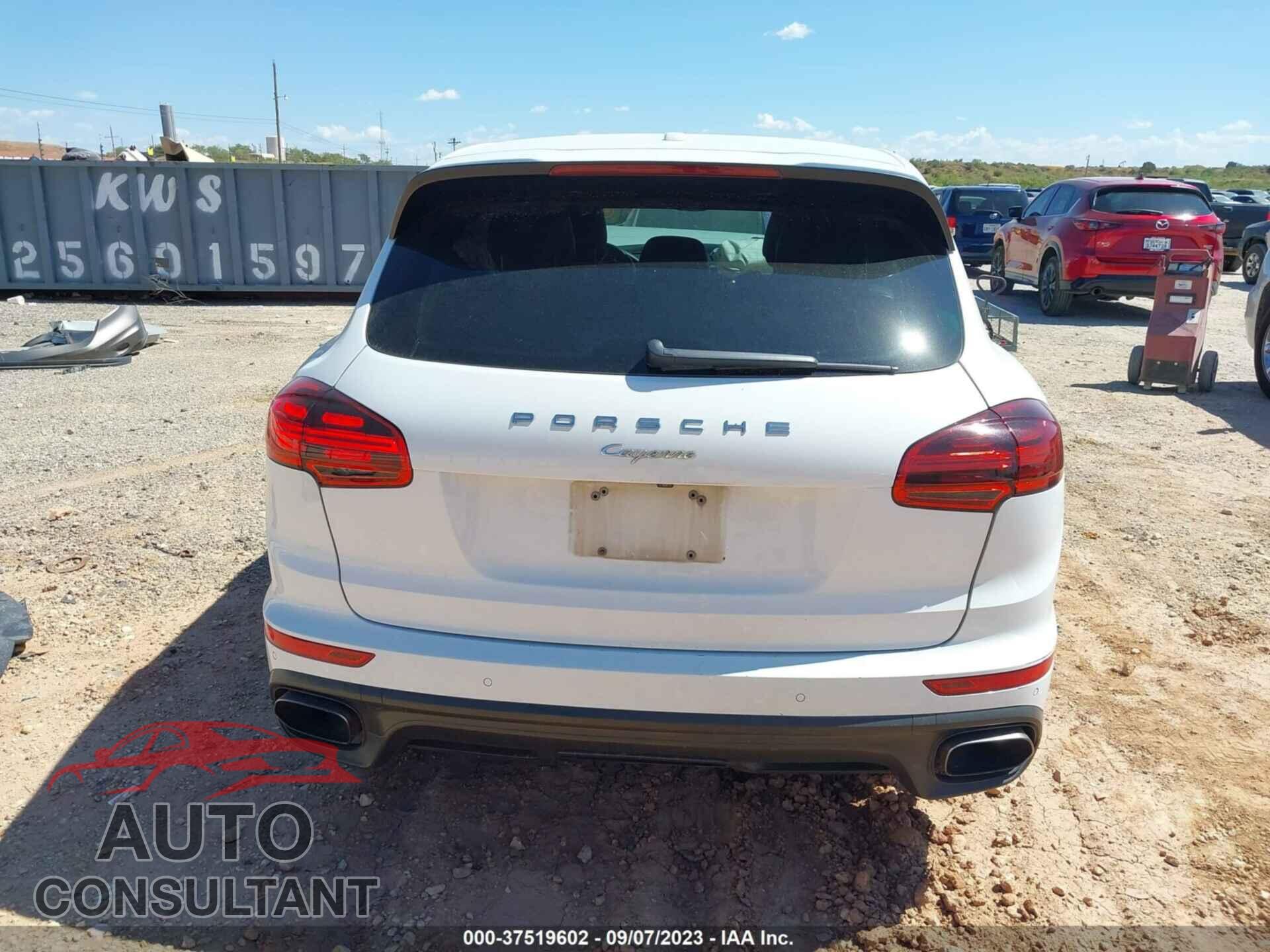 PORSCHE CAYENNE 2017 - WP1AA2A20HKA92058