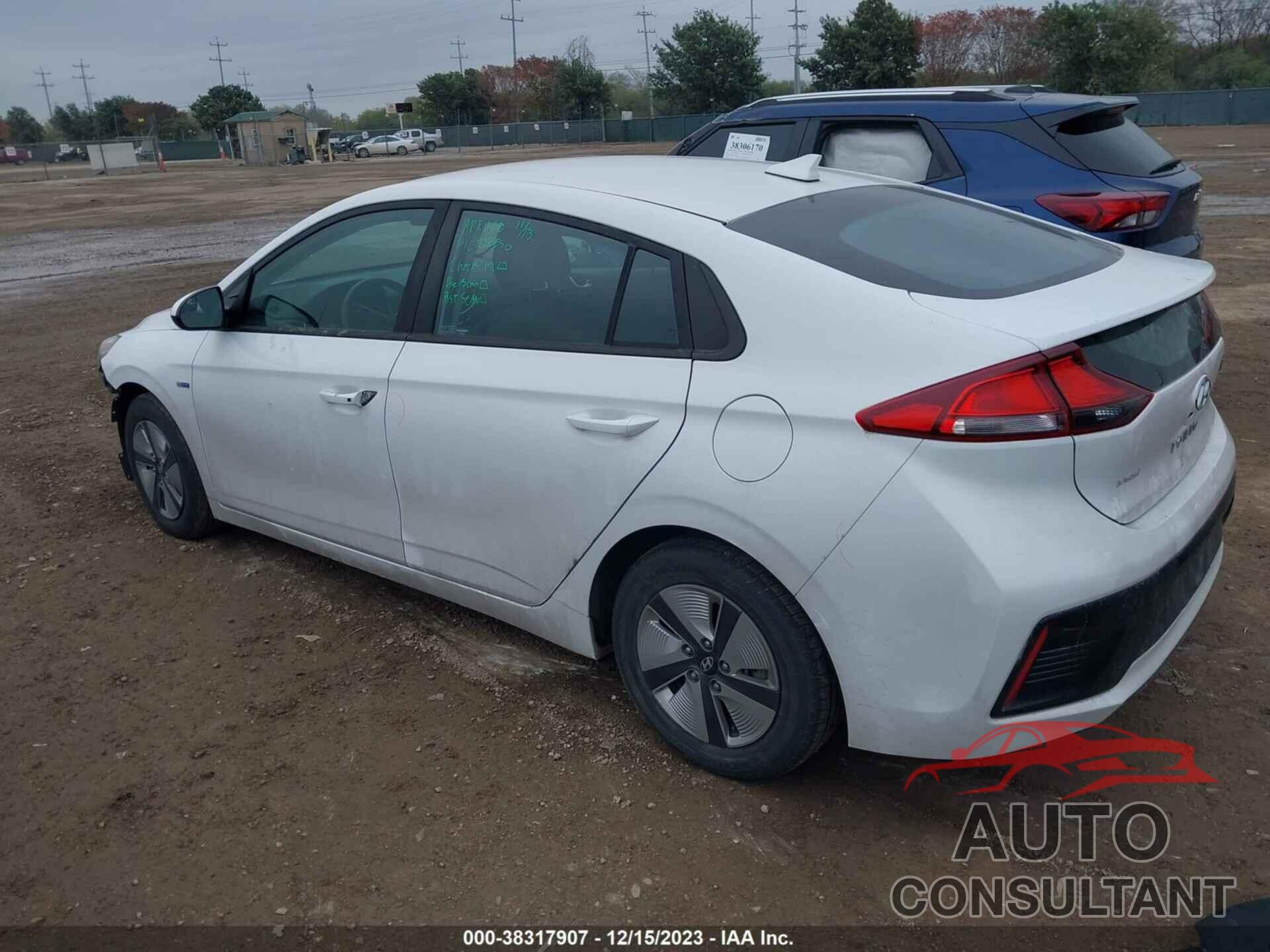 HYUNDAI IONIQ 2017 - KMHC65LC8HU037344