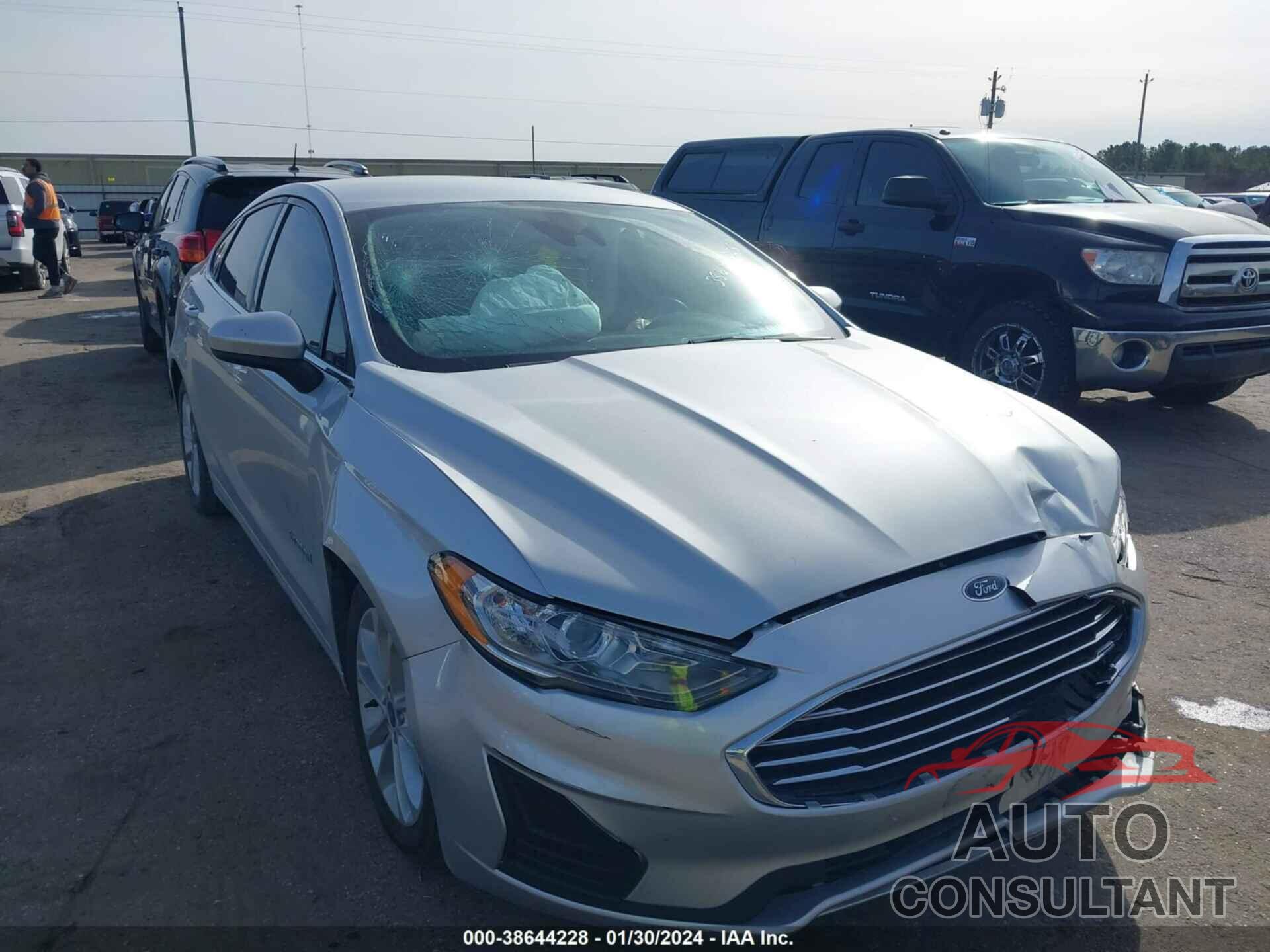 FORD FUSION HYBRID 2019 - 3FA6P0LU7KR234469