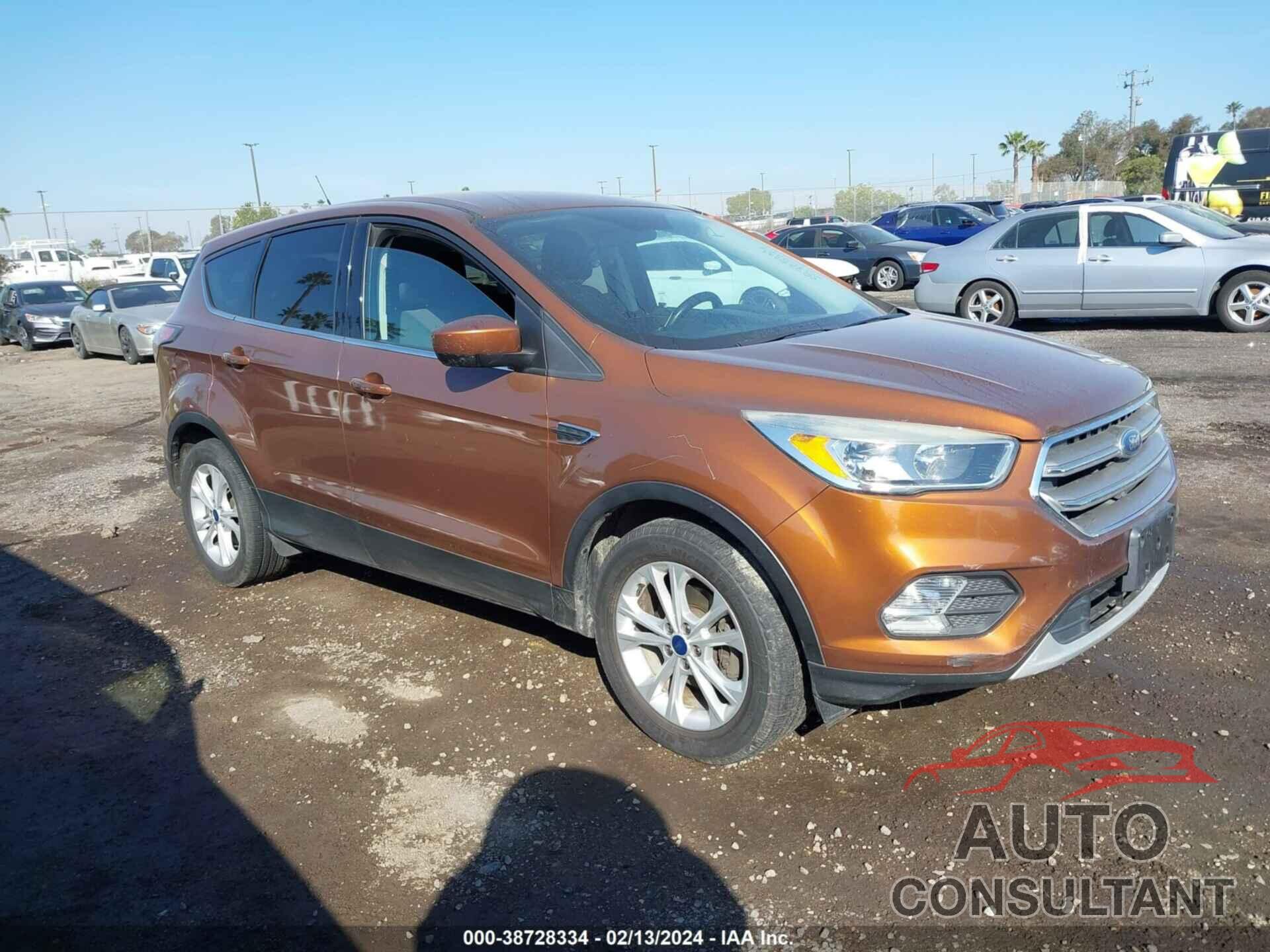 FORD ESCAPE 2017 - 1FMCU0GD5HUB53354