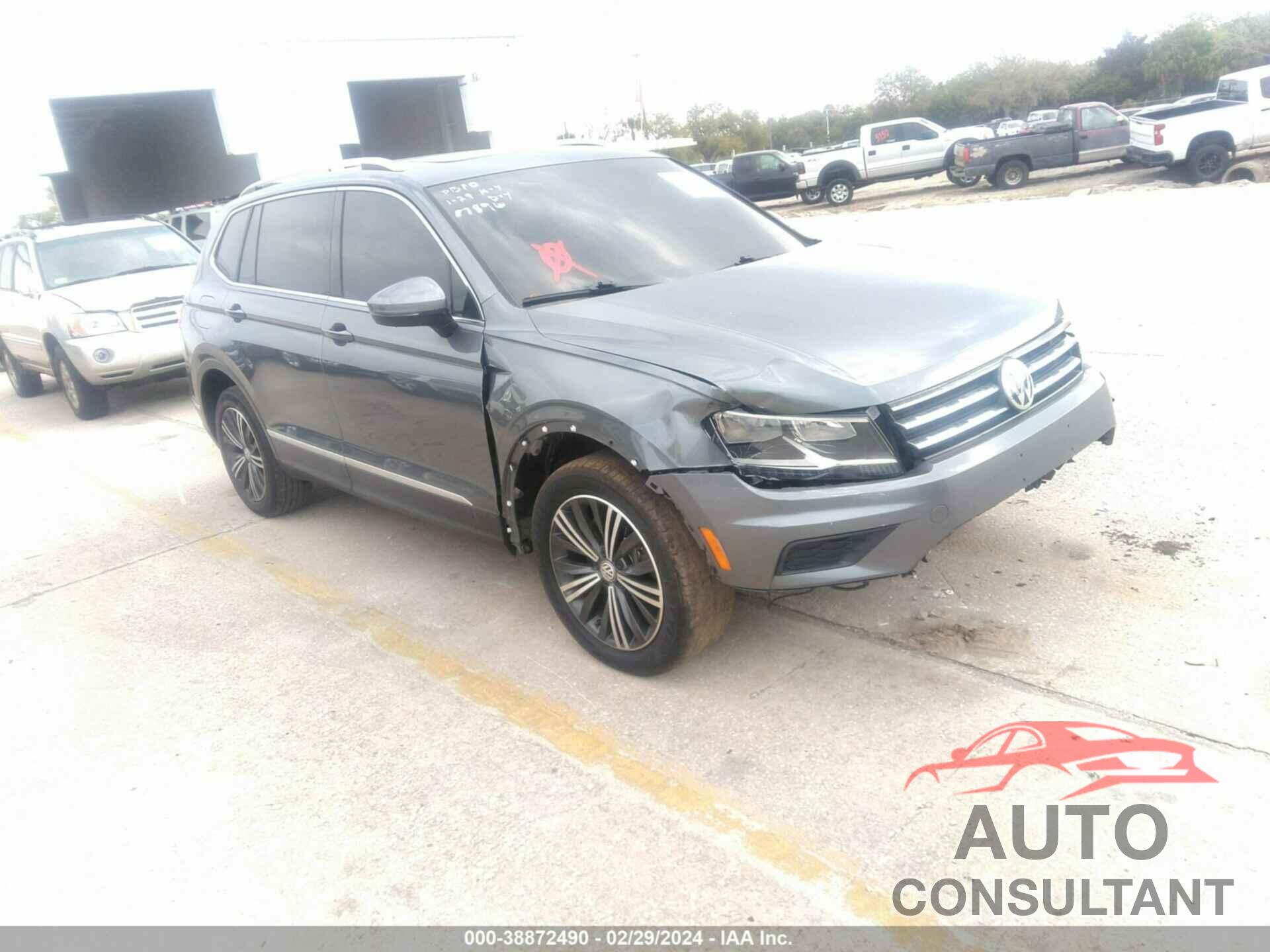 VOLKSWAGEN TIGUAN 2018 - 3VV3B7AX0JM036220