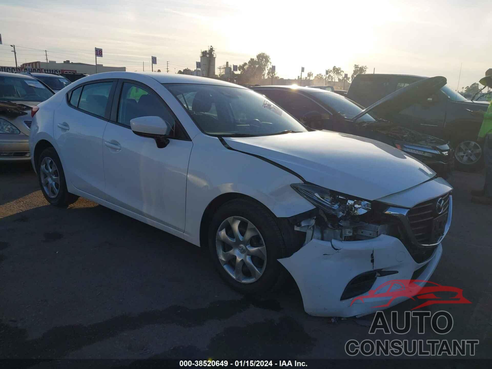 MAZDA MAZDA3 2018 - 3MZBN1U73JM202690