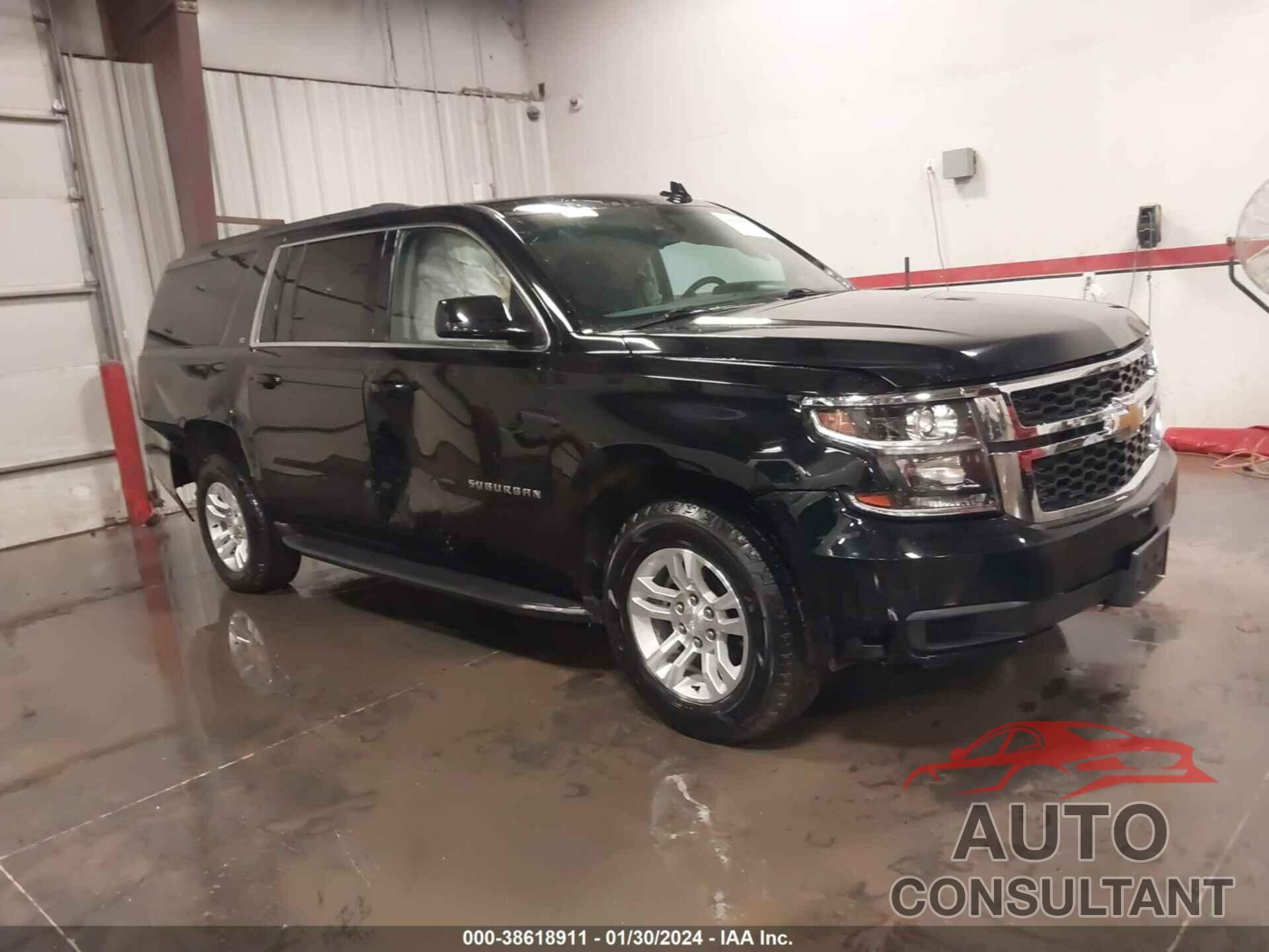 CHEVROLET SUBURBAN 2018 - 1GNSKHKC1JR358348