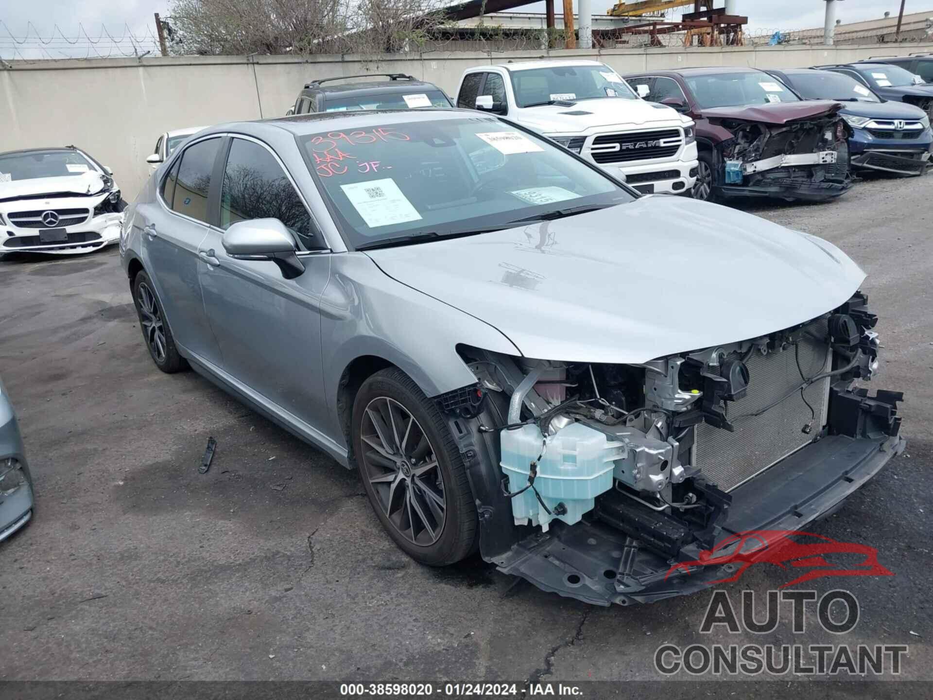 TOYOTA CAMRY 2022 - 4T1T11AK0NU689050