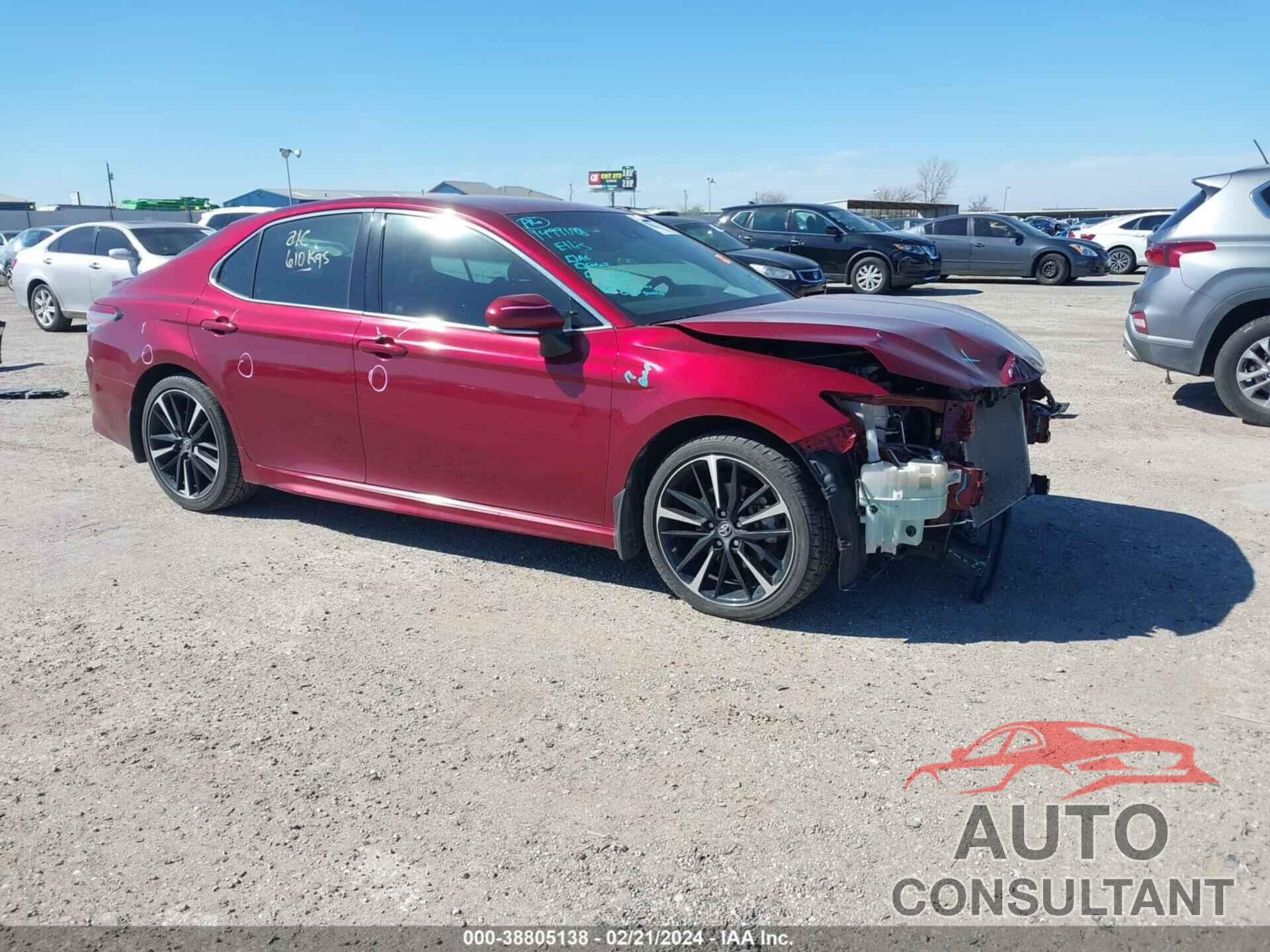 TOYOTA CAMRY 2018 - 4T1B61HK7JU628551