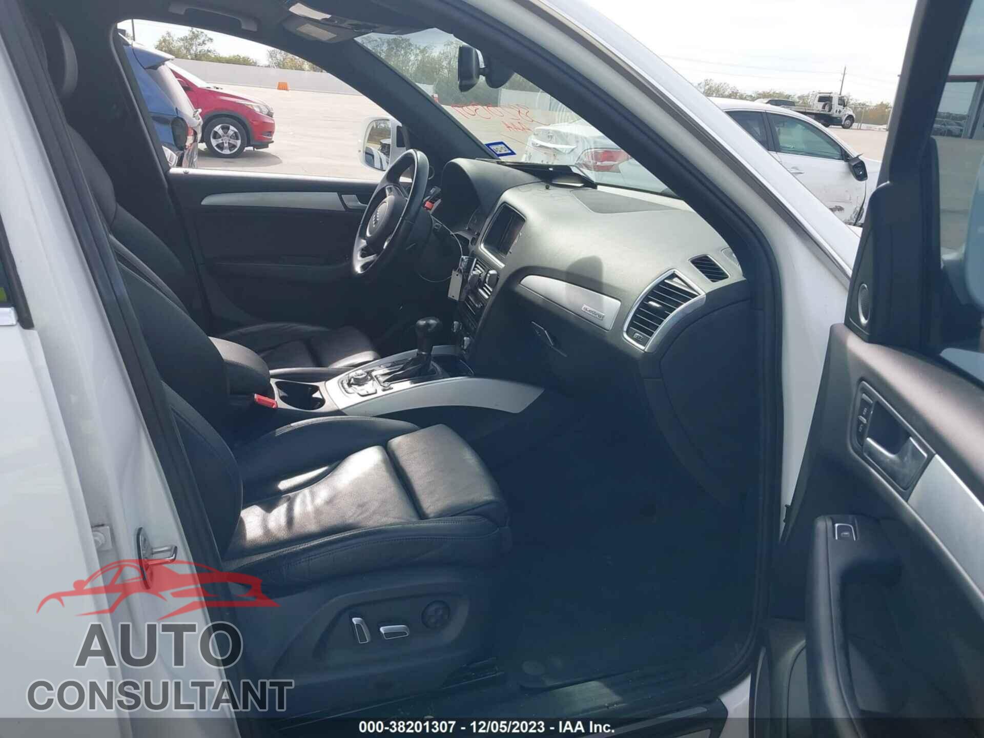 AUDI Q5 2017 - WA1M2AFP5HA040080