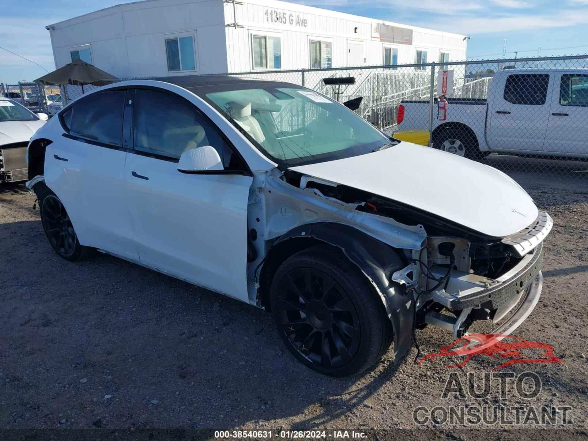 TESLA MODEL Y 2021 - 5YJYGDEE3MF152274